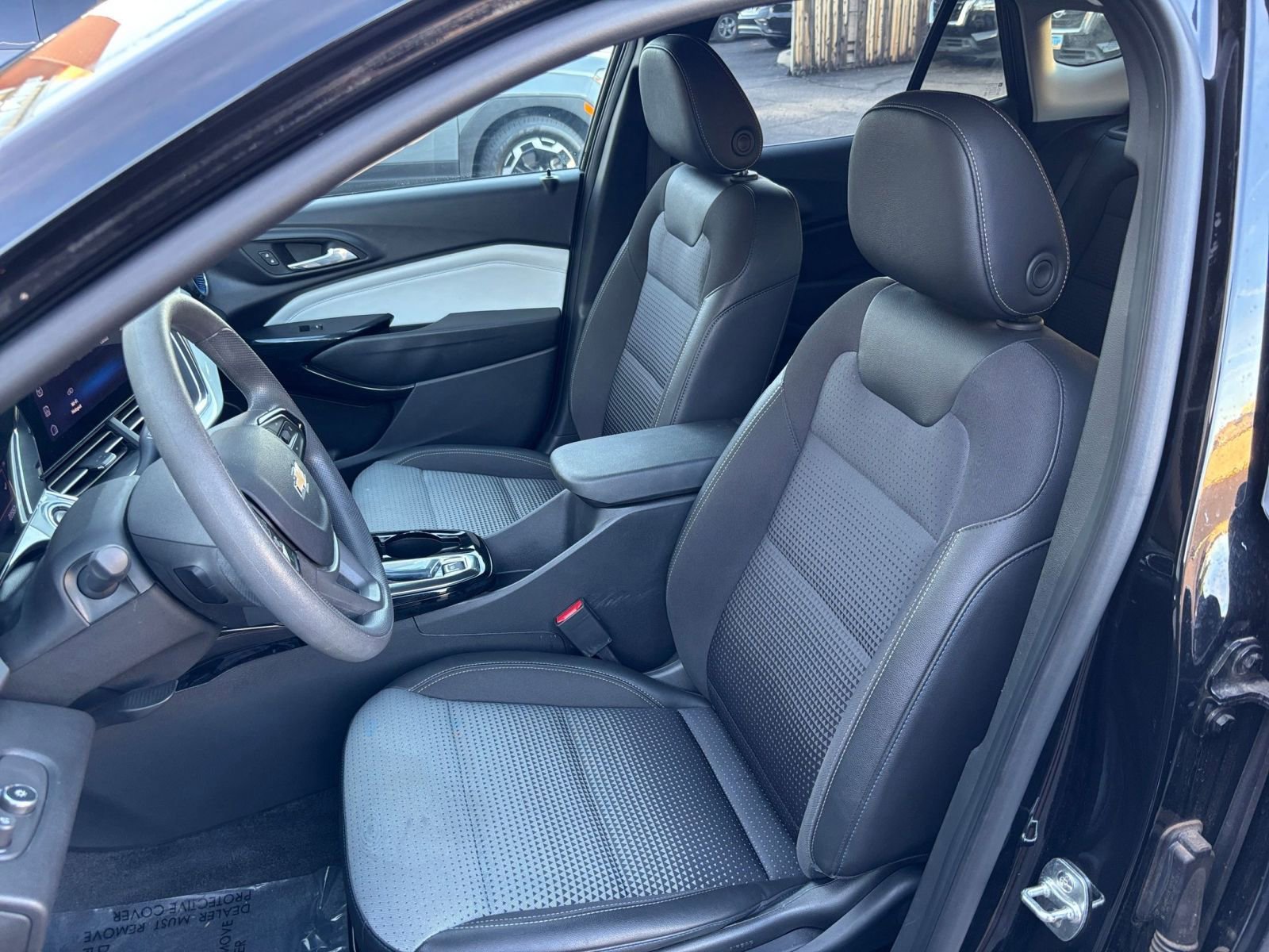 Thumbnail: 2025 Chevrolet Trax - 34