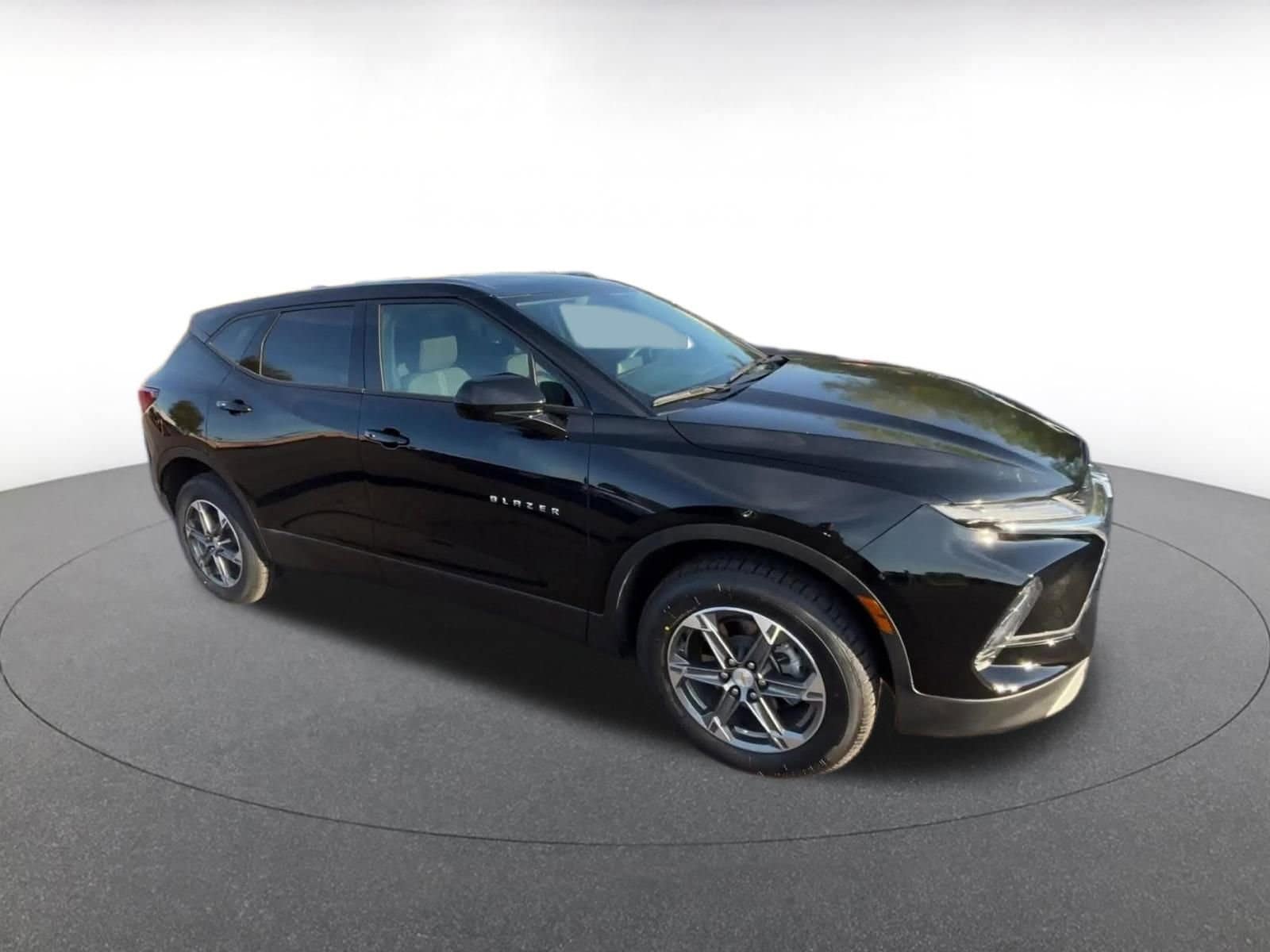 Thumbnail: 2025 Chevrolet Blazer - 2