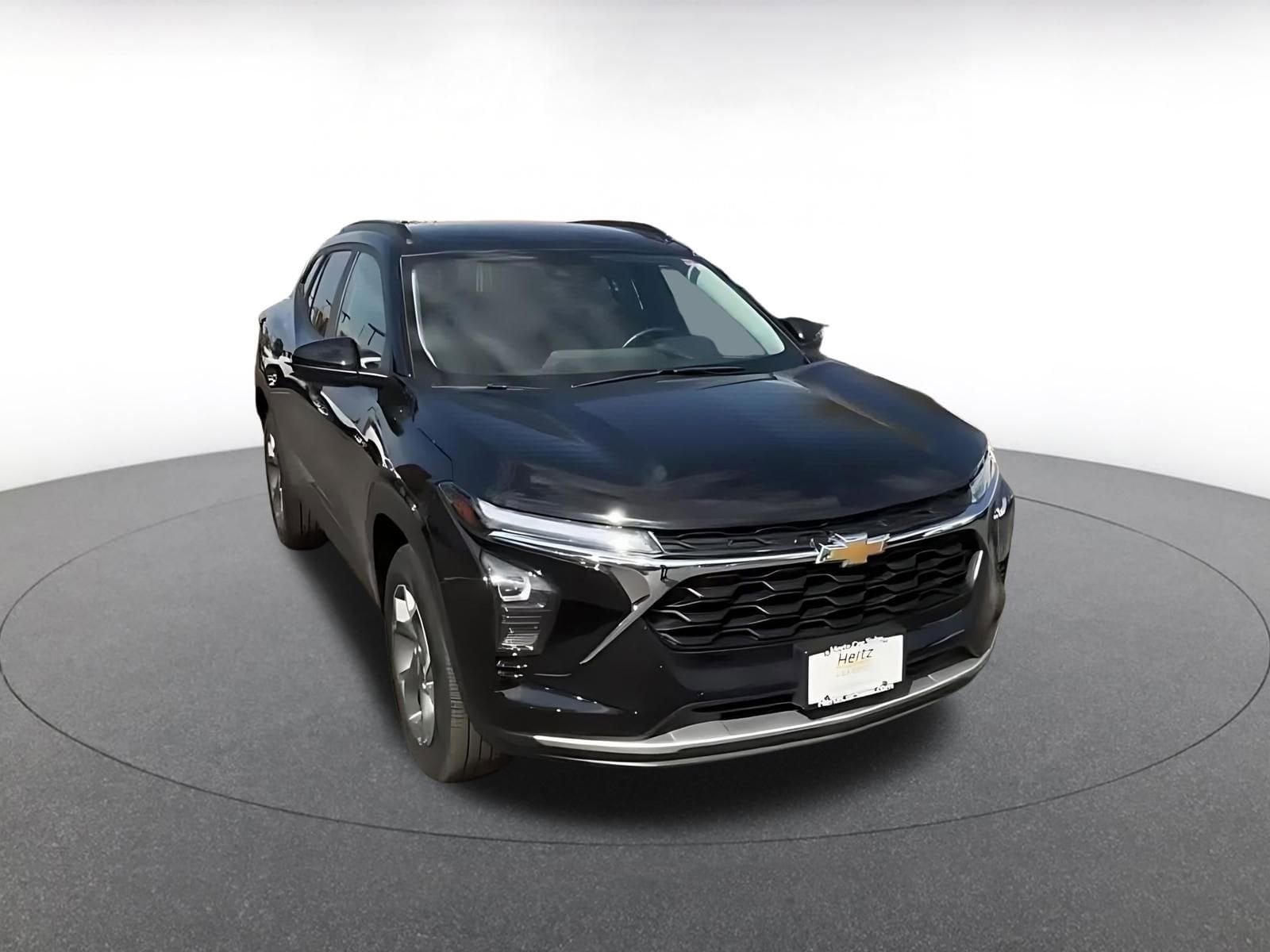 Thumbnail: 2025 Chevrolet Trax - 3