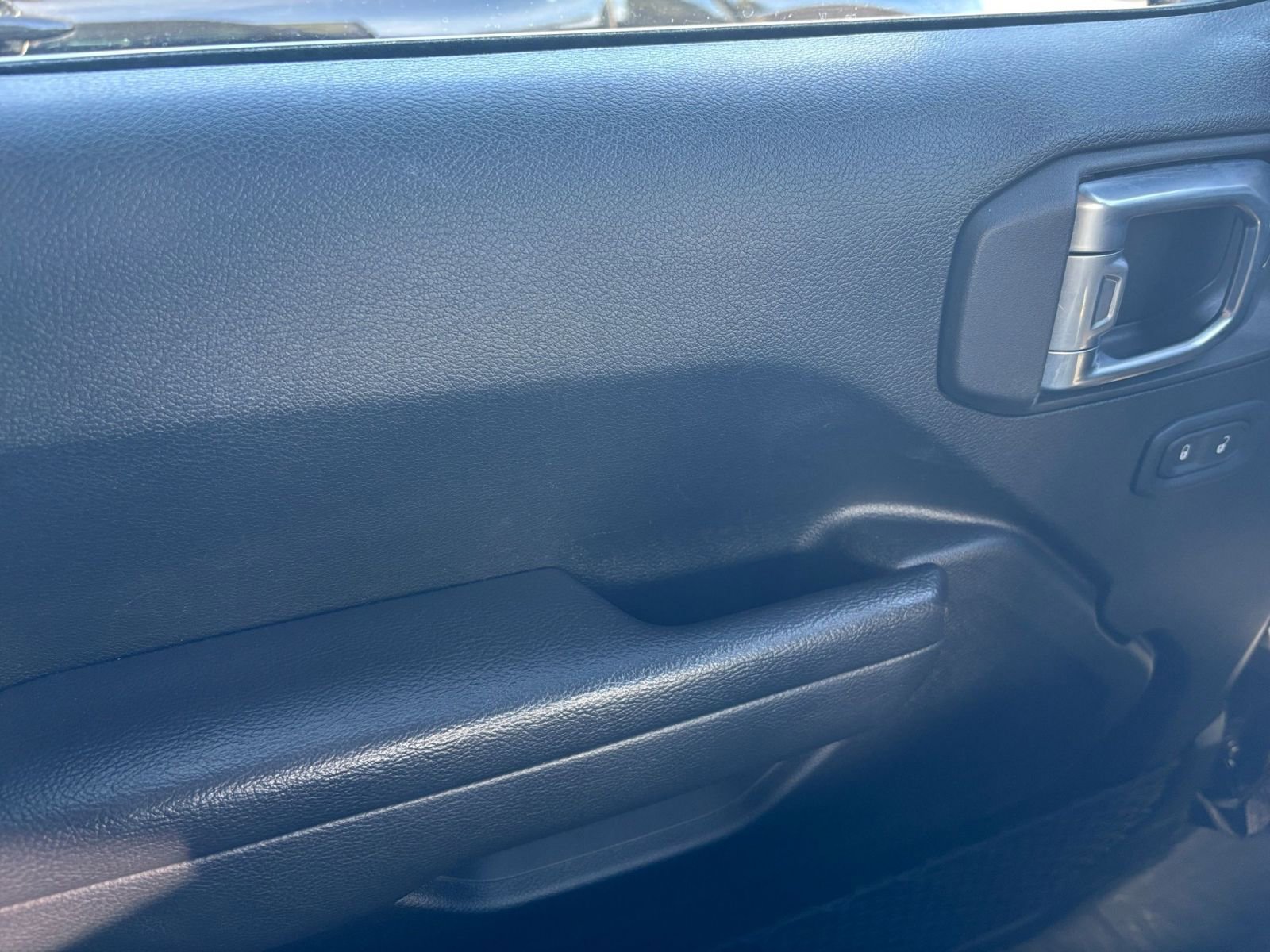 Thumbnail: 2025 Jeep Wrangler - 18