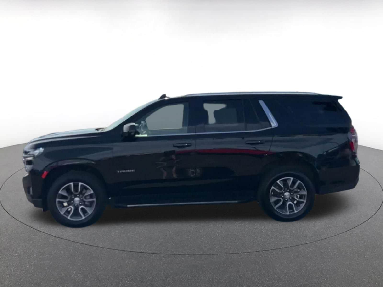 Thumbnail: 2024 Chevrolet Tahoe - 8