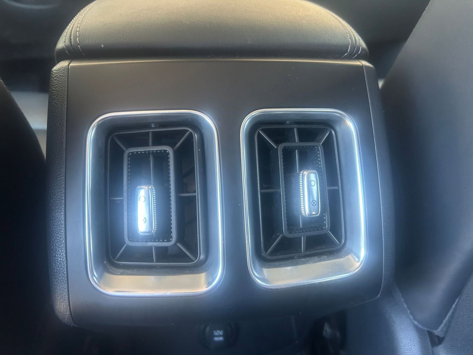 Thumbnail: 2024 Kia Sorento - 25