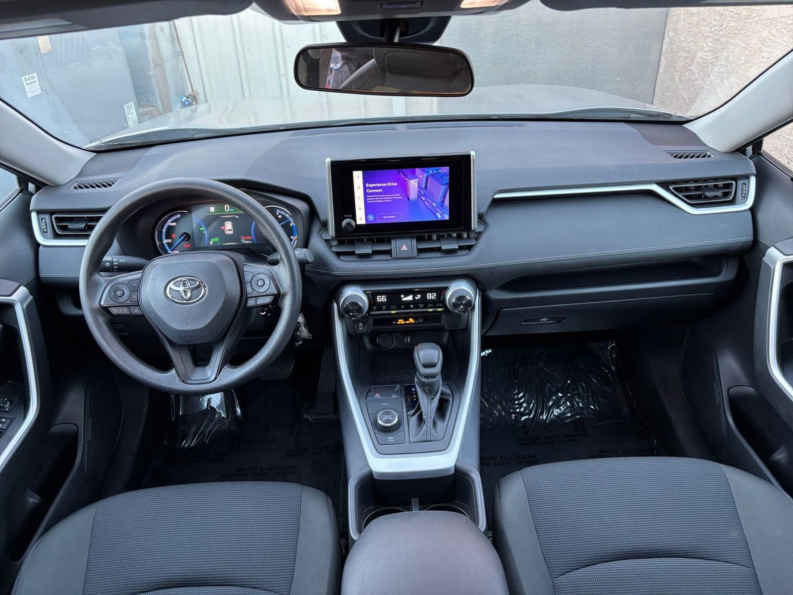 Thumbnail: 2025 Toyota RAV4 - 32