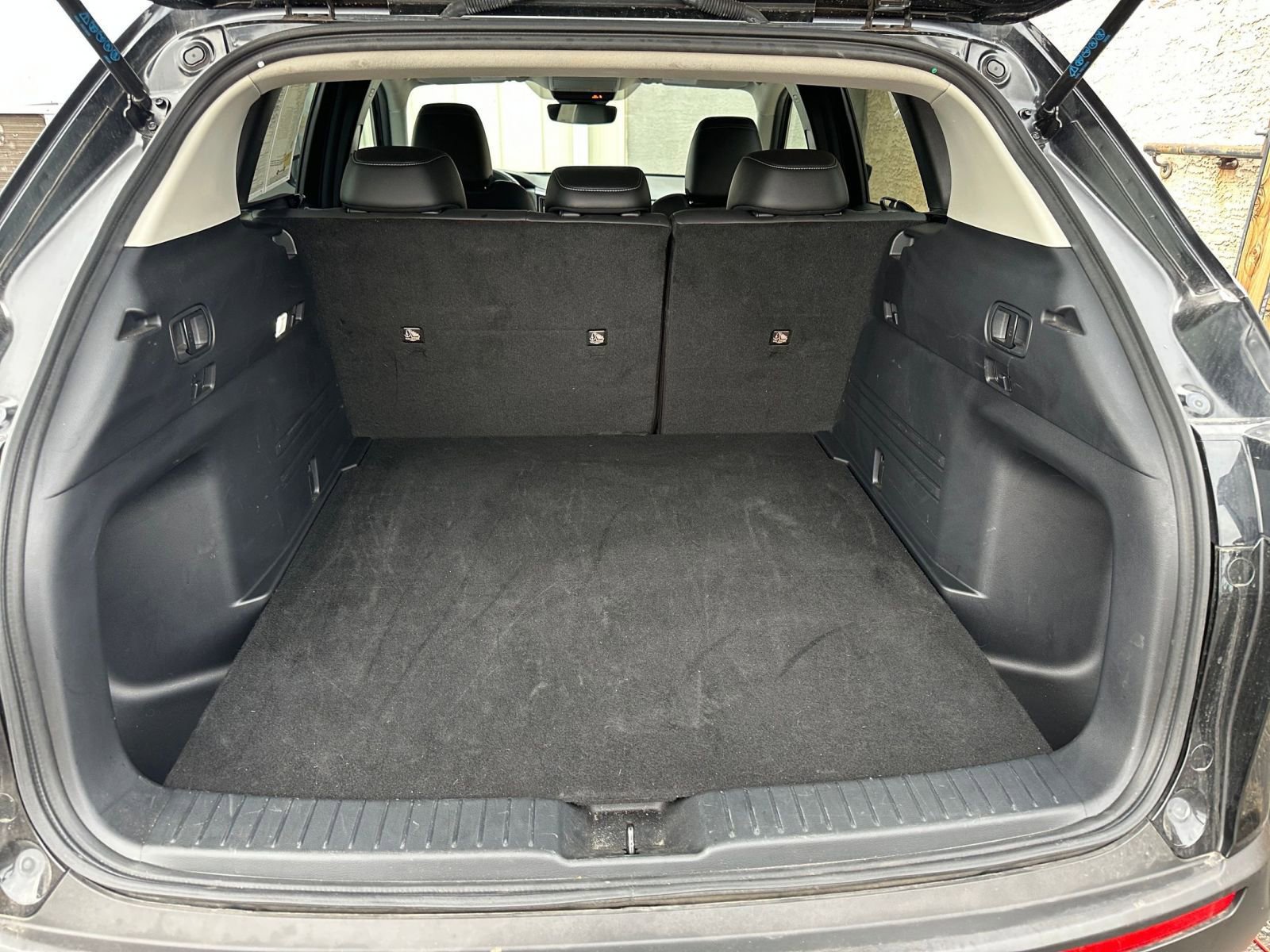 Thumbnail: 2025 Mazda CX-50 - 30