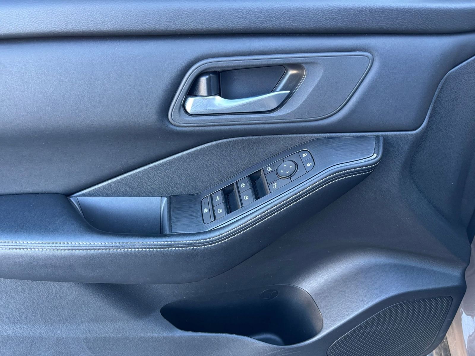 Thumbnail: 2025 Nissan Rogue - 18