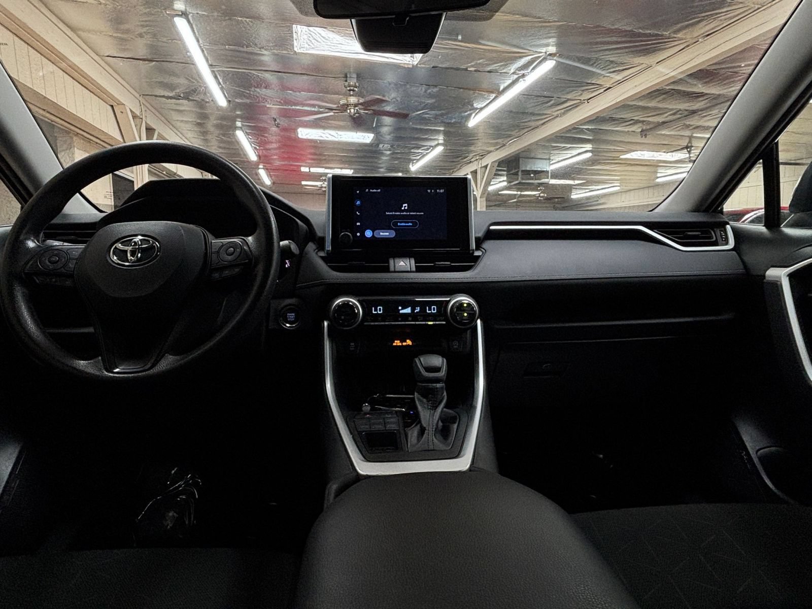 Thumbnail: 2025 Toyota RAV4 - 34