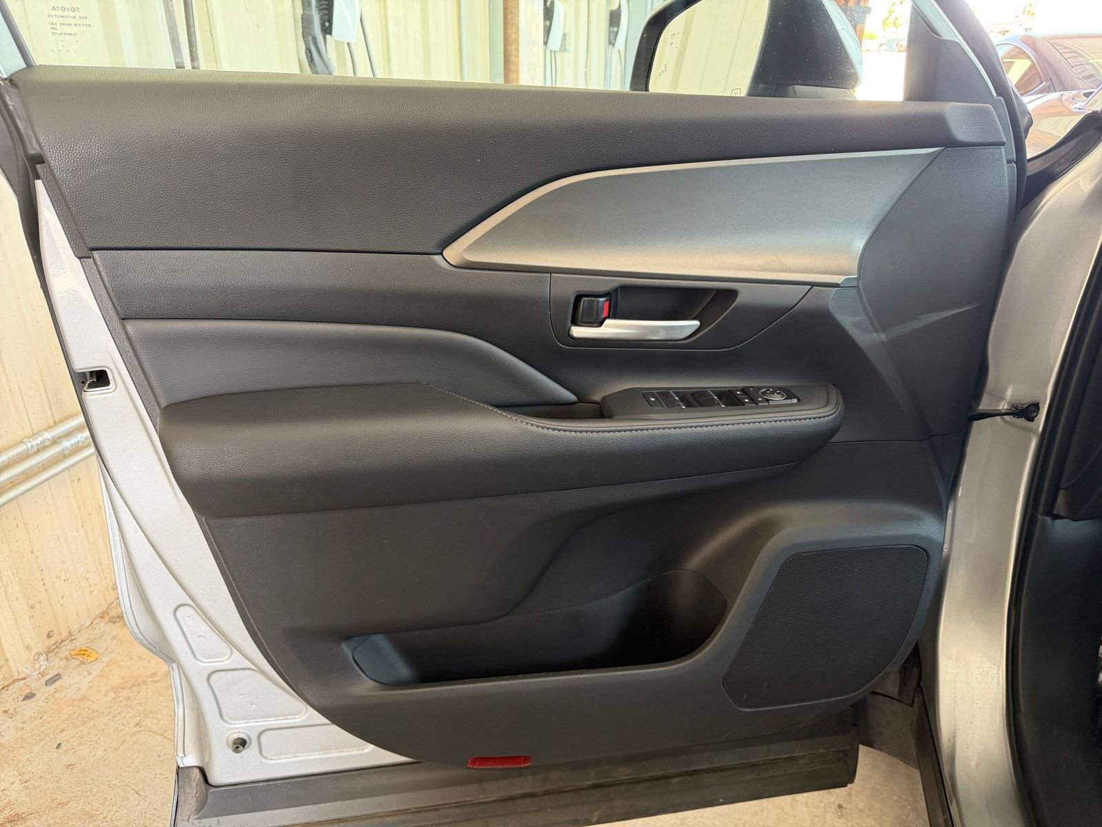 Thumbnail: 2025 Toyota Grand Highlander - 18