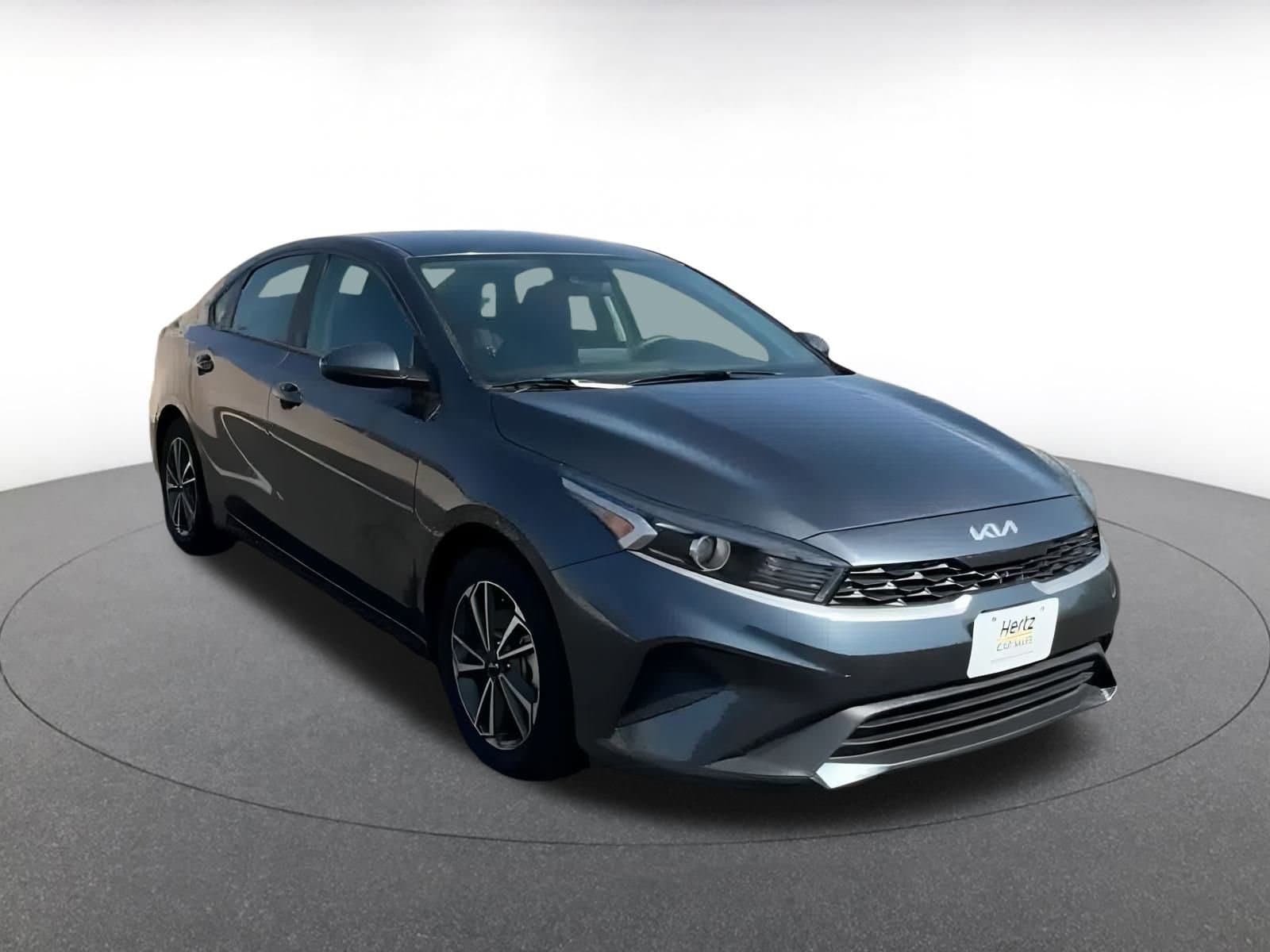 Thumbnail: 2023 Kia Forte - 3