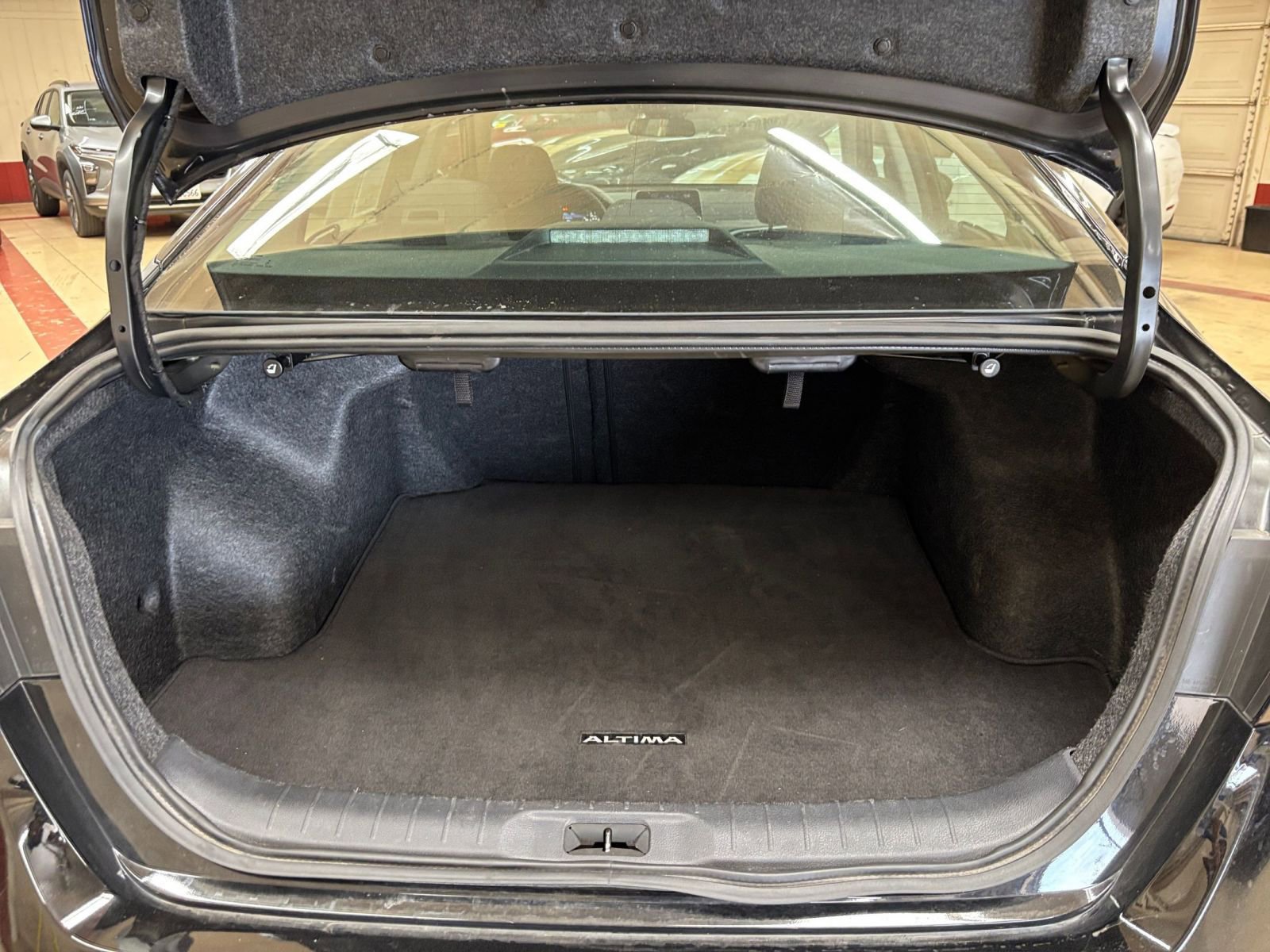 Thumbnail: 2025 Nissan Altima - 31