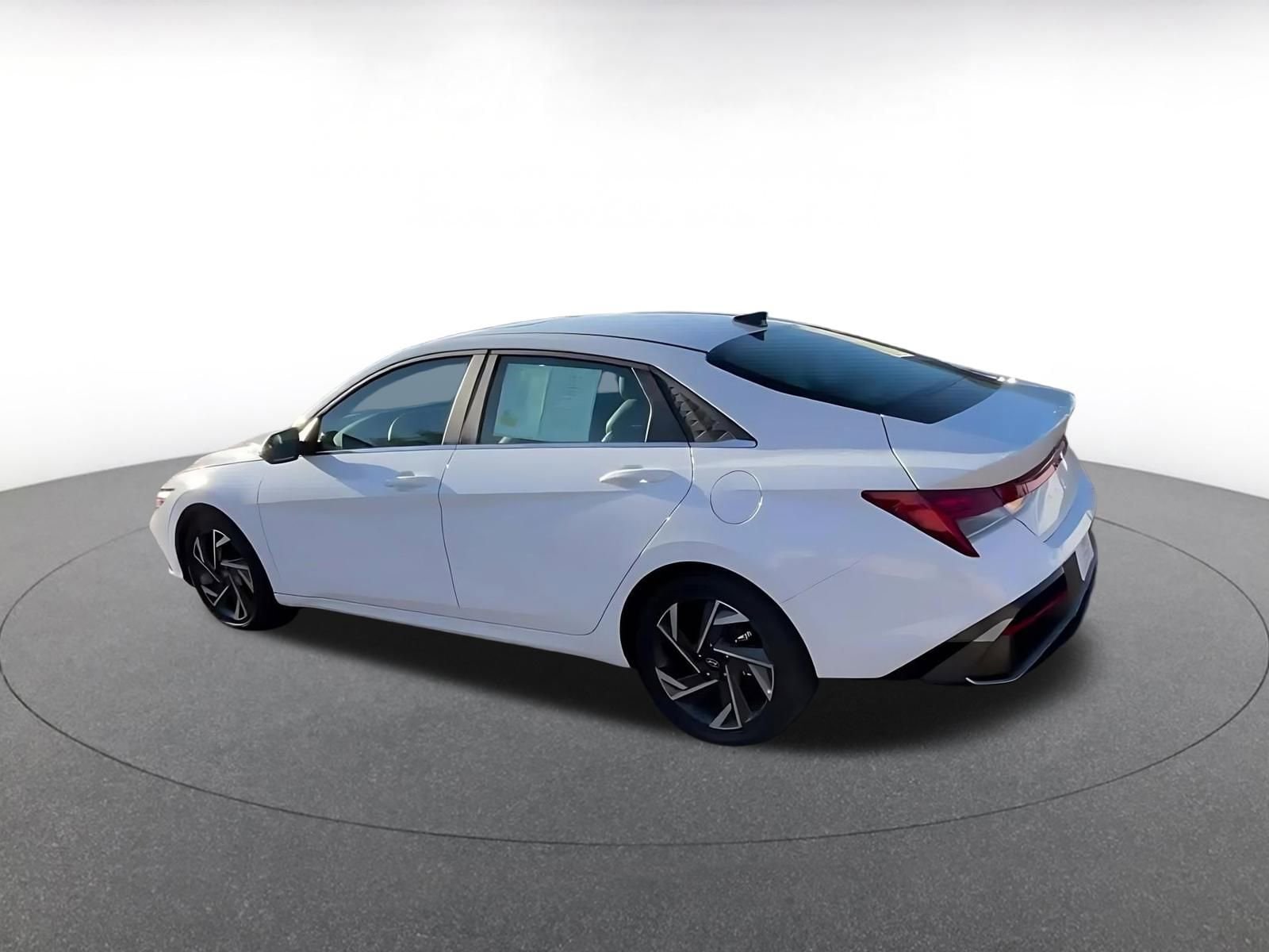 Thumbnail: 2025 Hyundai Elantra - 10