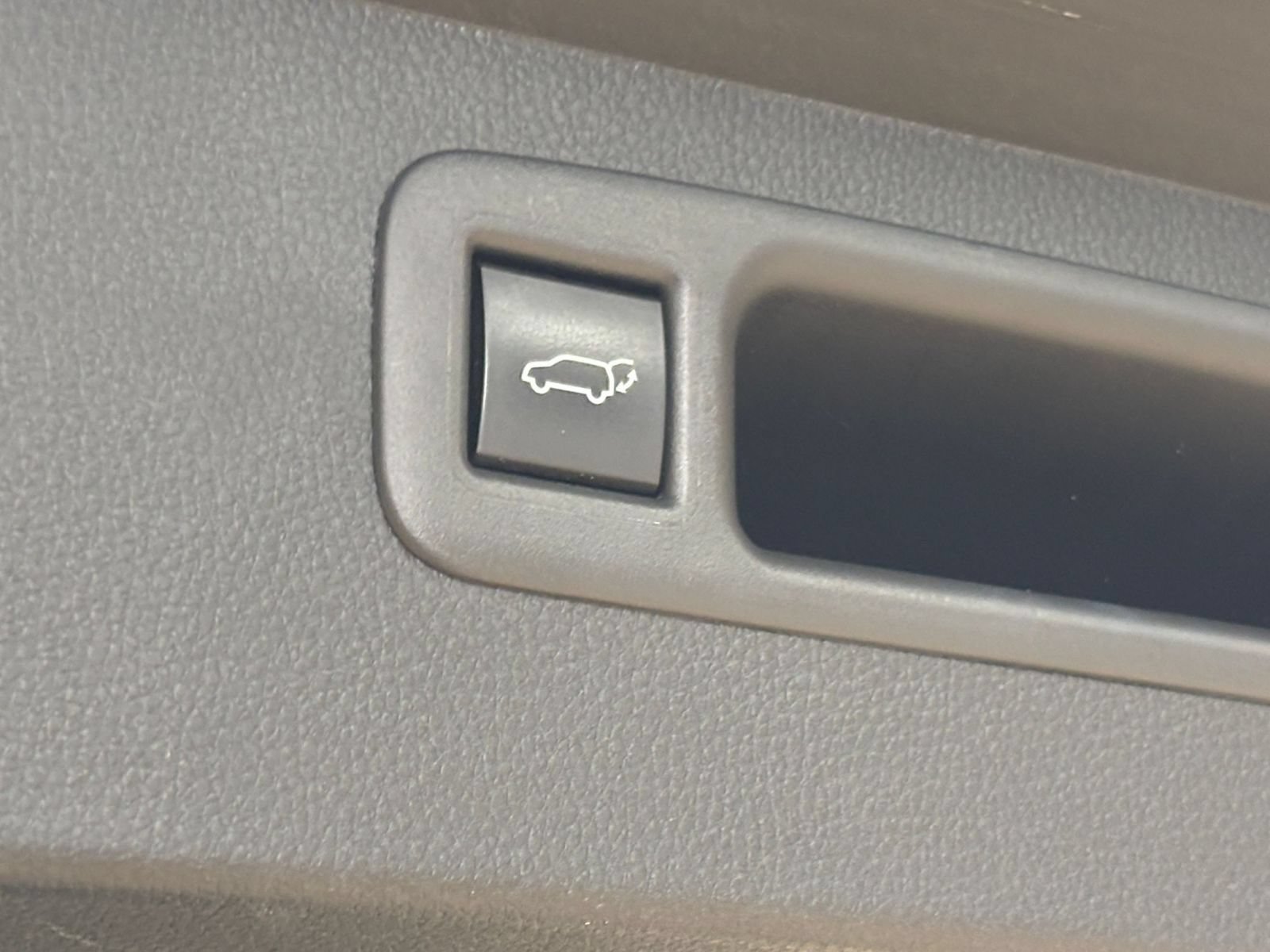 Thumbnail: 2026 Toyota Highlander - 22