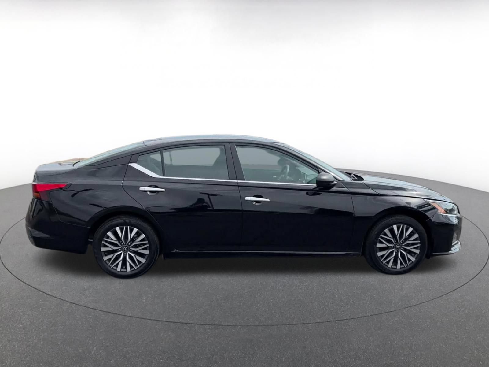 Thumbnail: 2025 Nissan Altima - 13