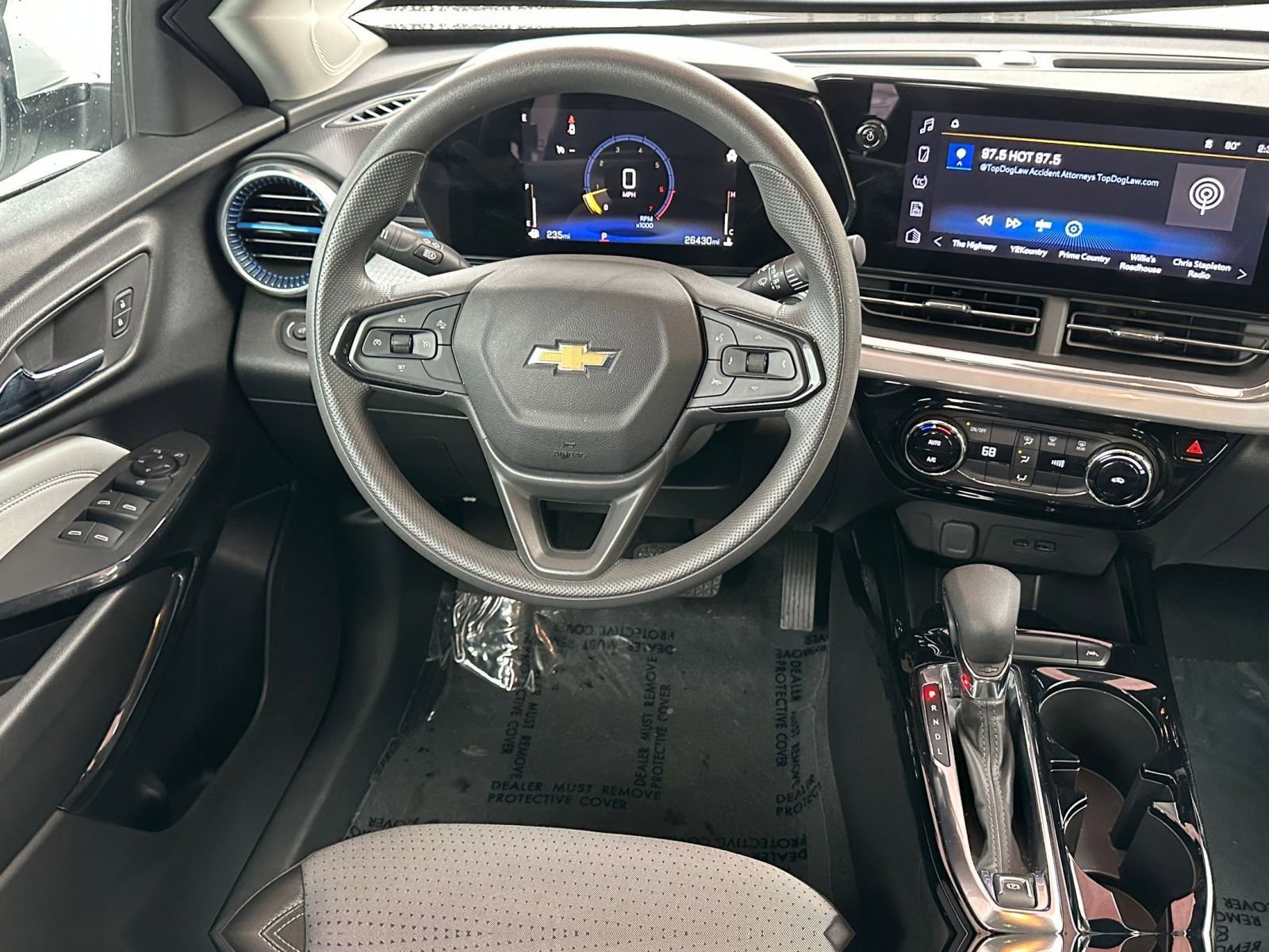 Thumbnail: 2025 Chevrolet Trax - 32