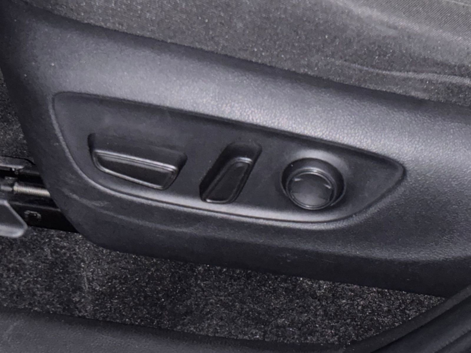 Thumbnail: 2025 Toyota RAV4 - 25