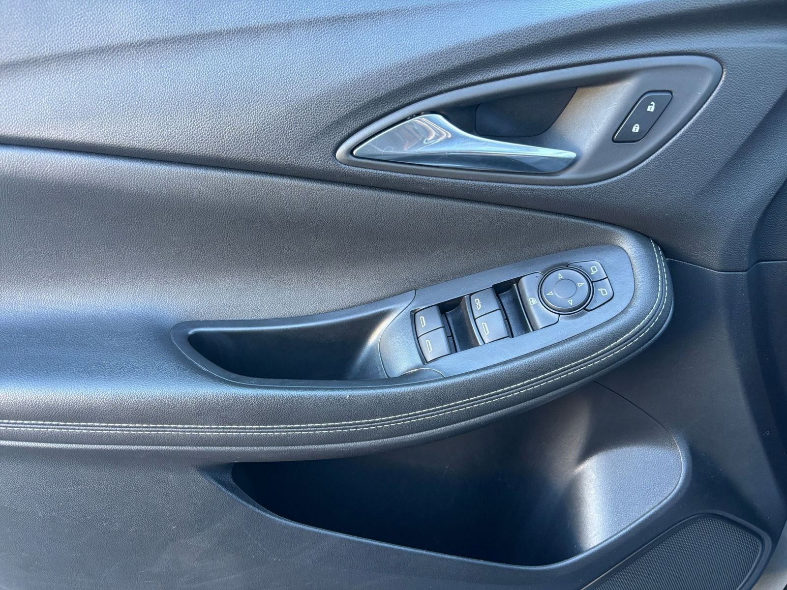 Thumbnail: 2025 Buick Encore GX - 18