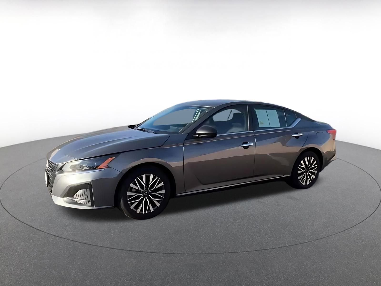 Thumbnail: 2025 Nissan Altima - 8