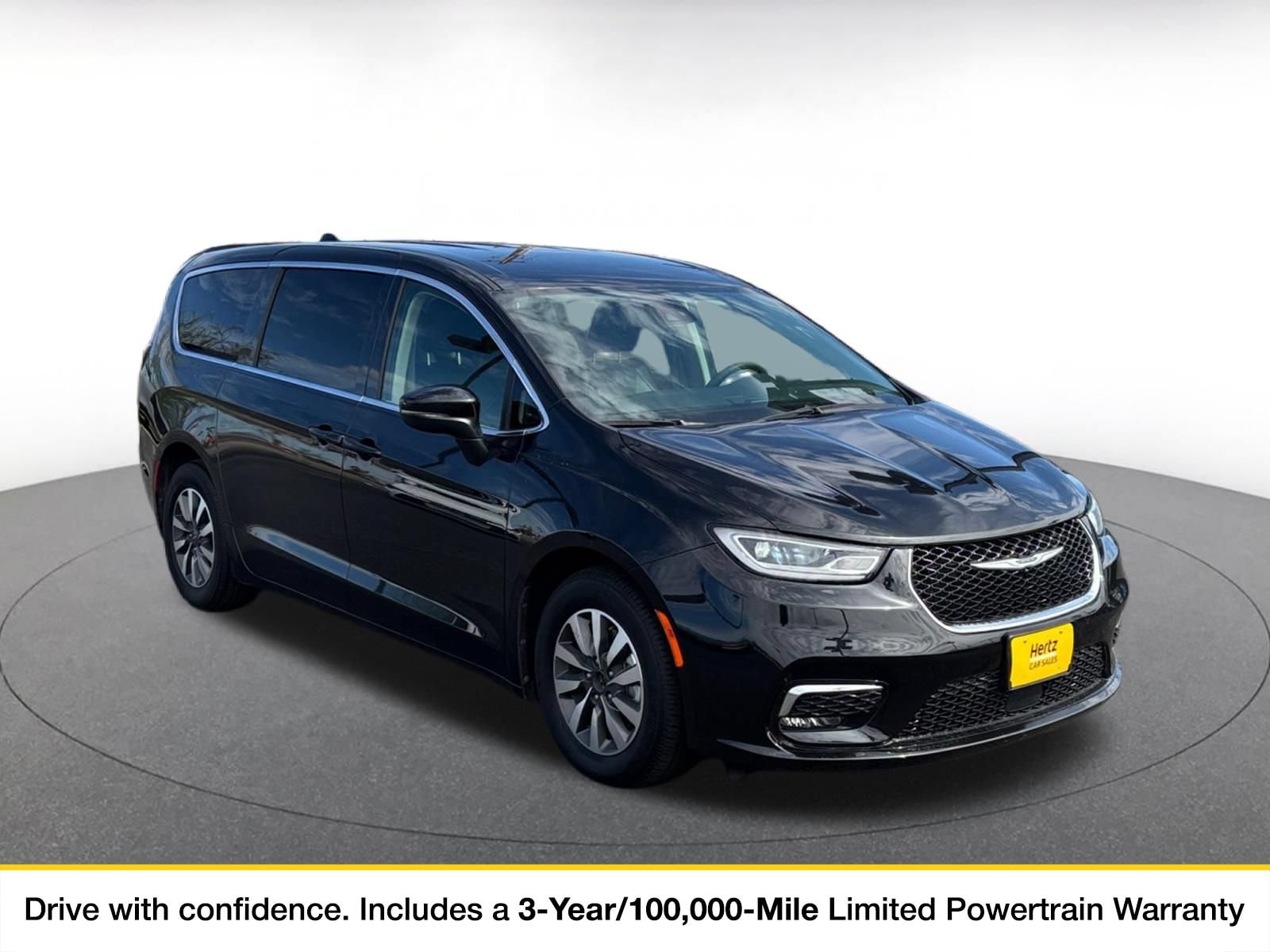 Thumbnail: 2023 Chrysler Pacifica - 1