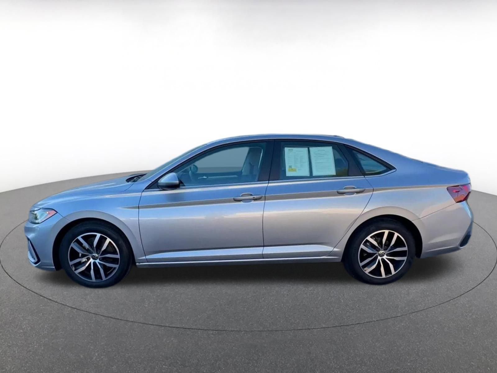 Thumbnail: 2025 Volkswagen Jetta - 9
