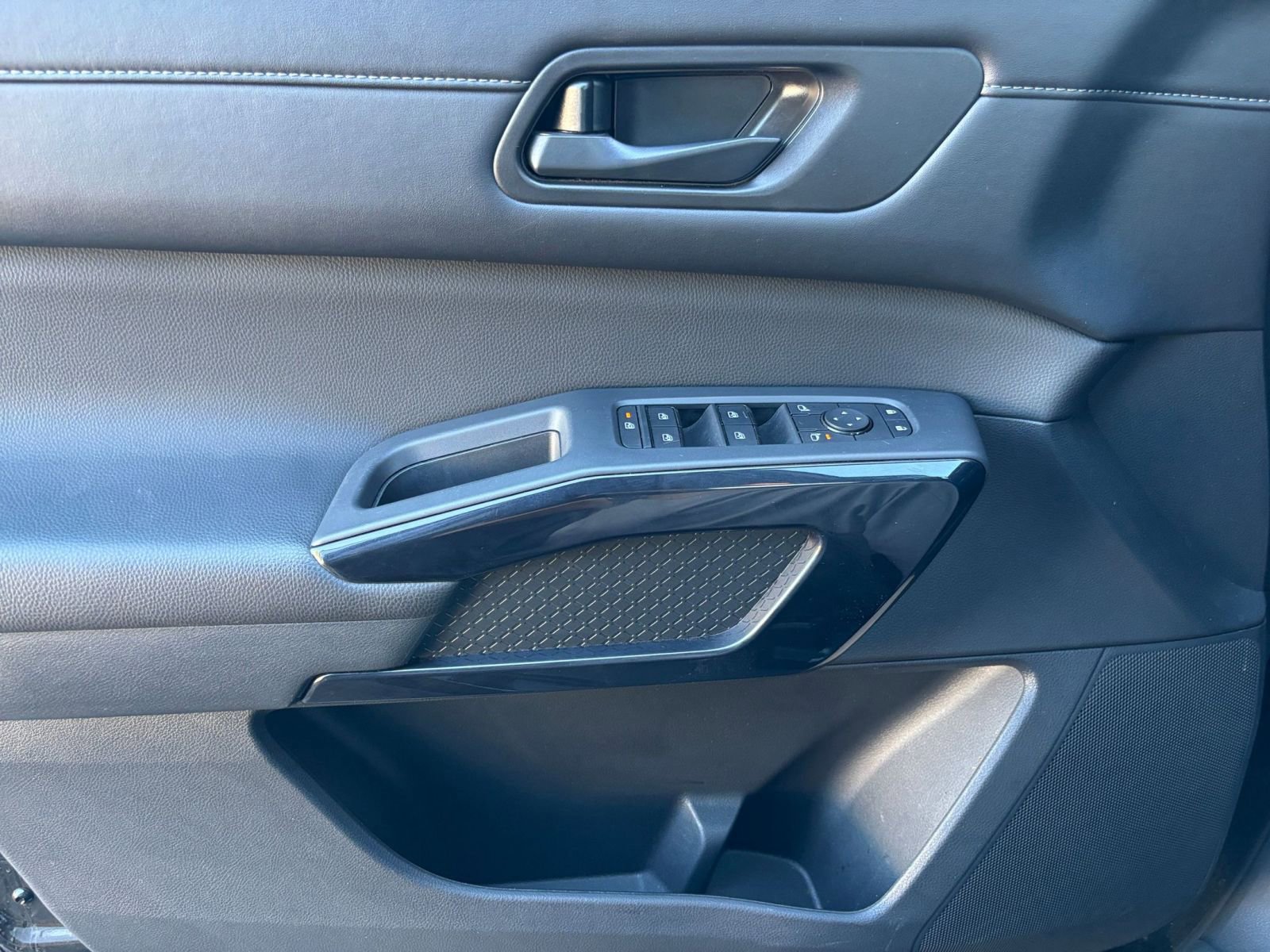 Thumbnail: 2025 Nissan Pathfinder - 21