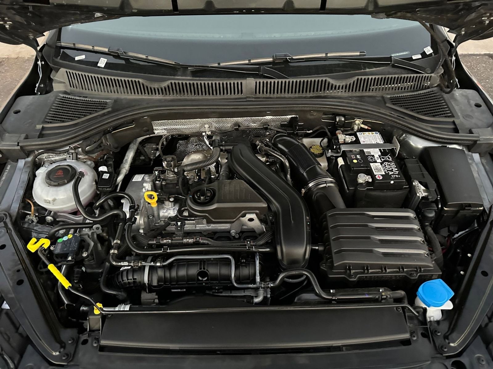 Thumbnail: 2025 Volkswagen Jetta - 32