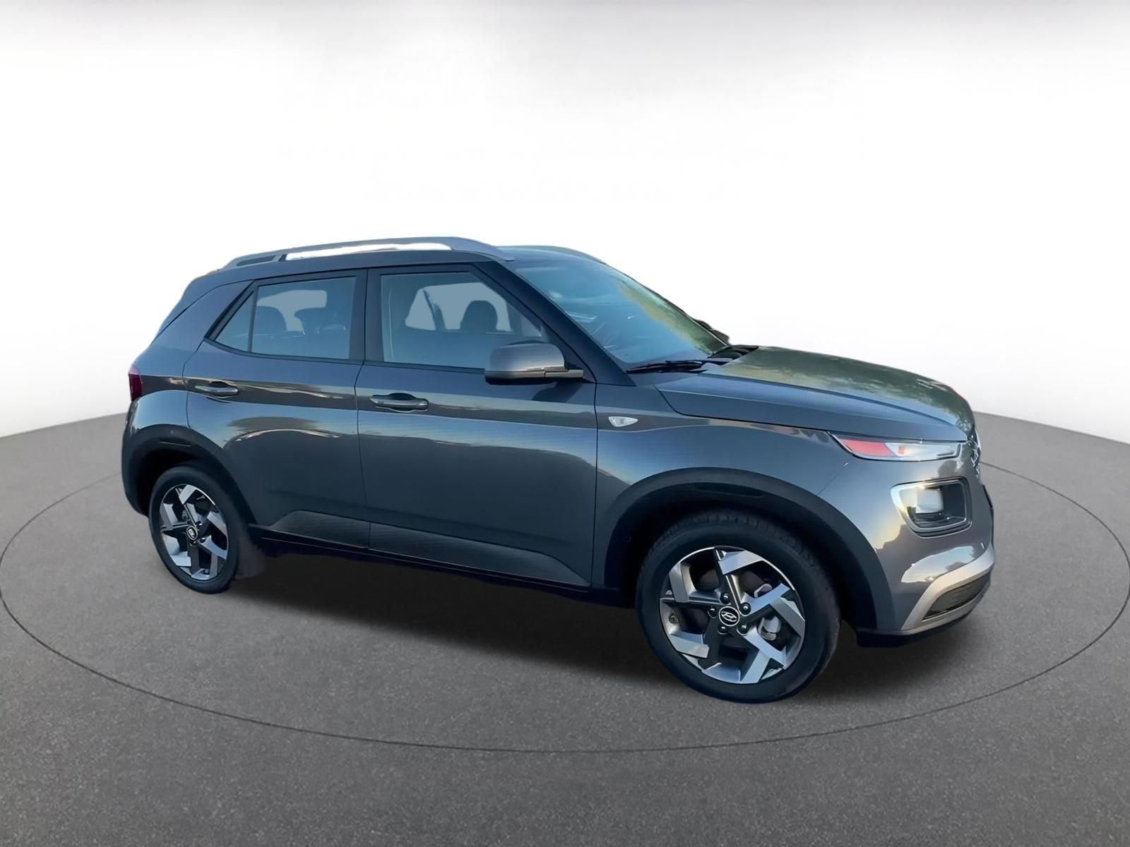 Thumbnail: 2025 Hyundai Venue - 2