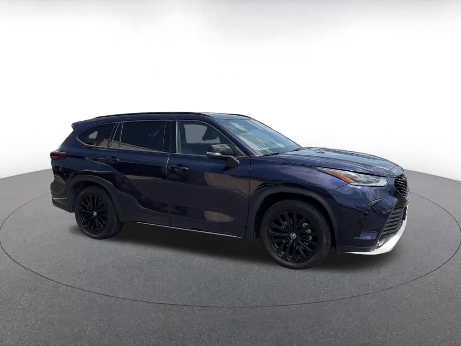 Thumbnail: 2025 Toyota Highlander - 2