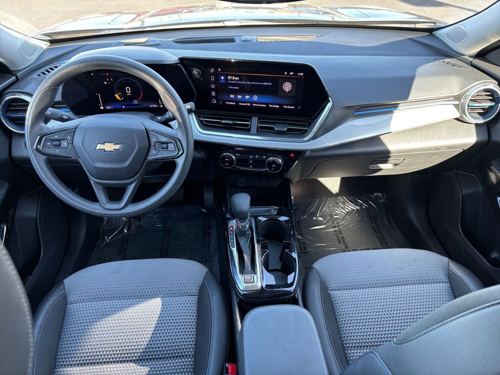 Thumbnail: 2025 Chevrolet Trax - 31