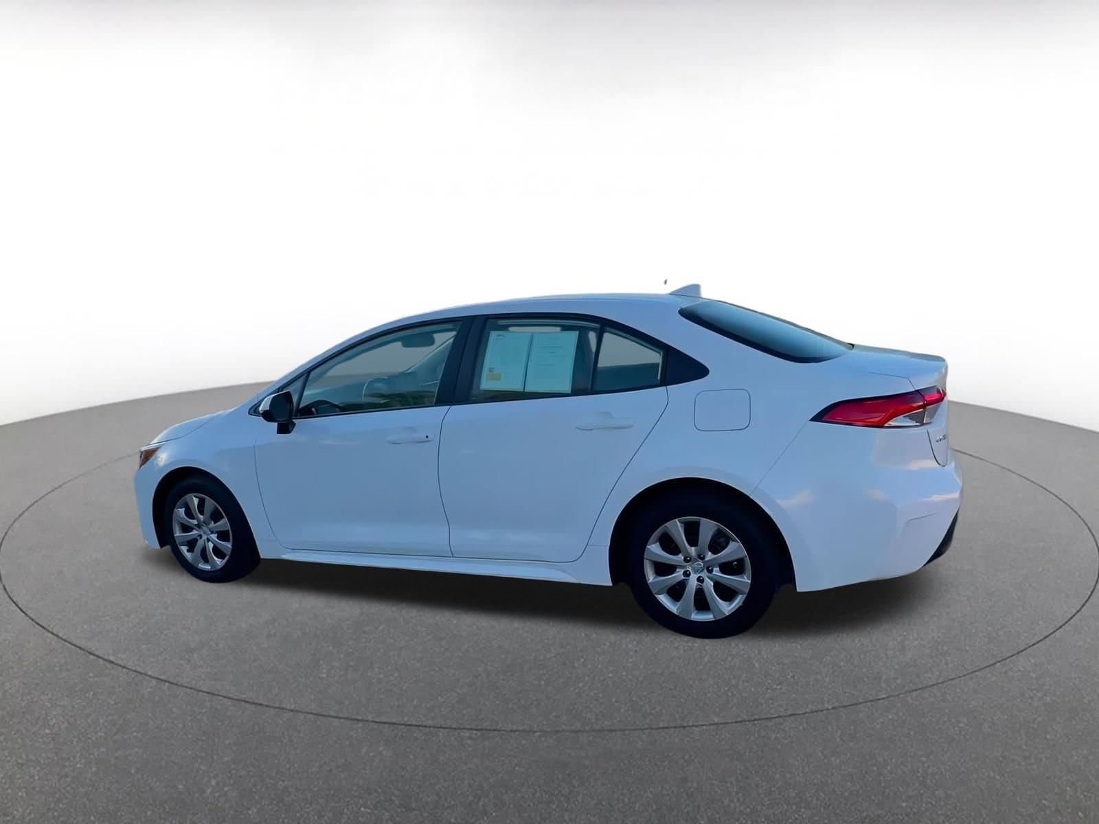 Thumbnail: 2025 Toyota Corolla - 10