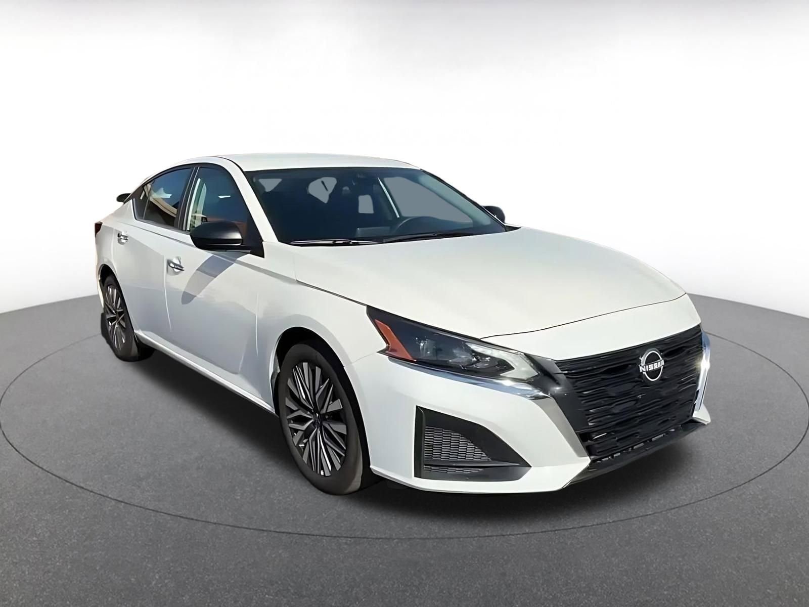 Thumbnail: 2025 Nissan Altima - 3
