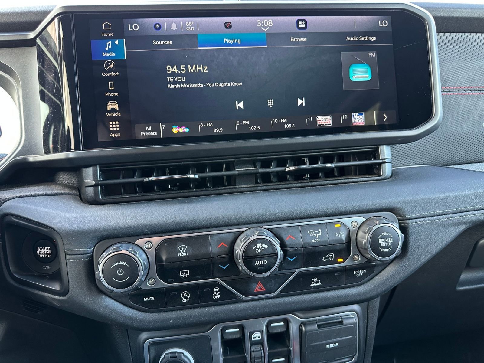 Thumbnail: 2025 Jeep Wrangler - 18