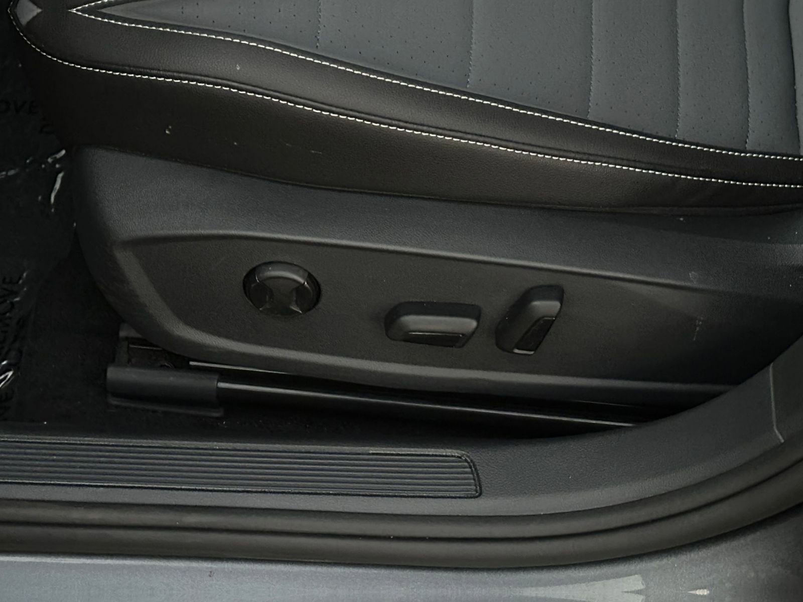 Thumbnail: 2025 Volkswagen Jetta - 24