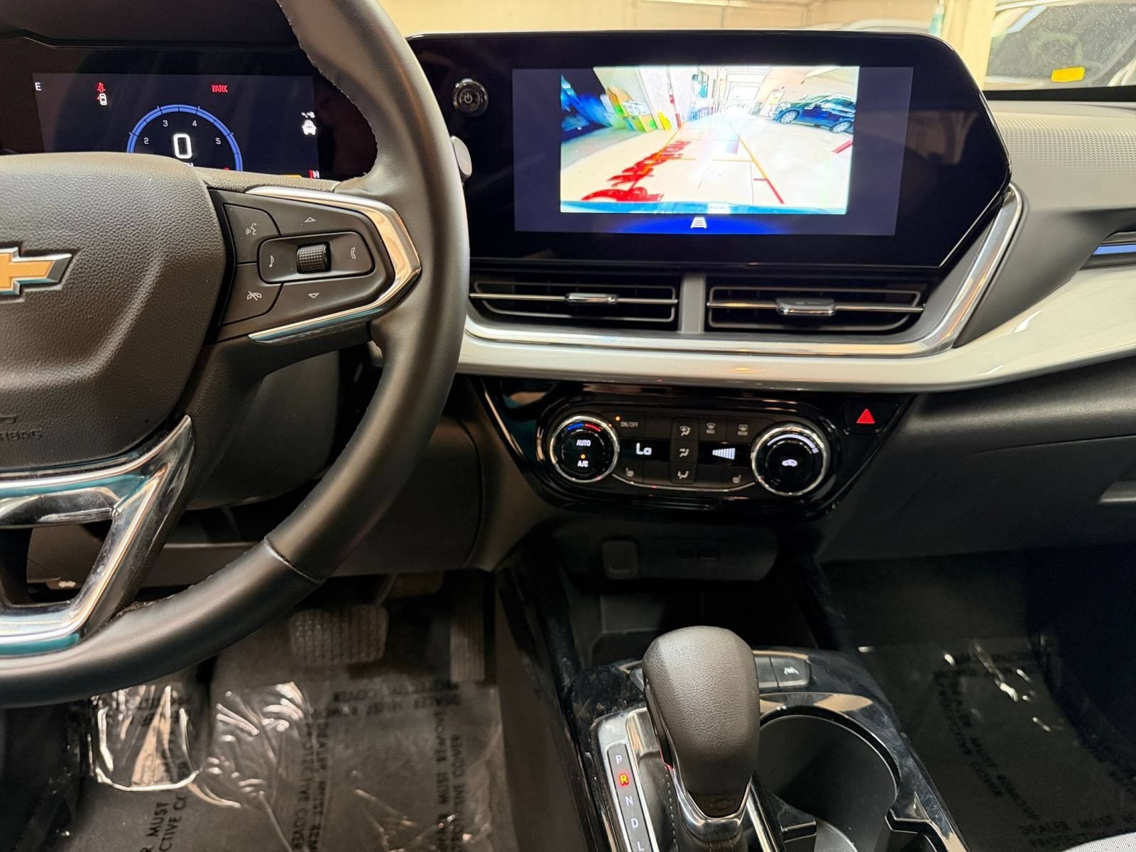 Thumbnail: 2025 Chevrolet Trax - 17