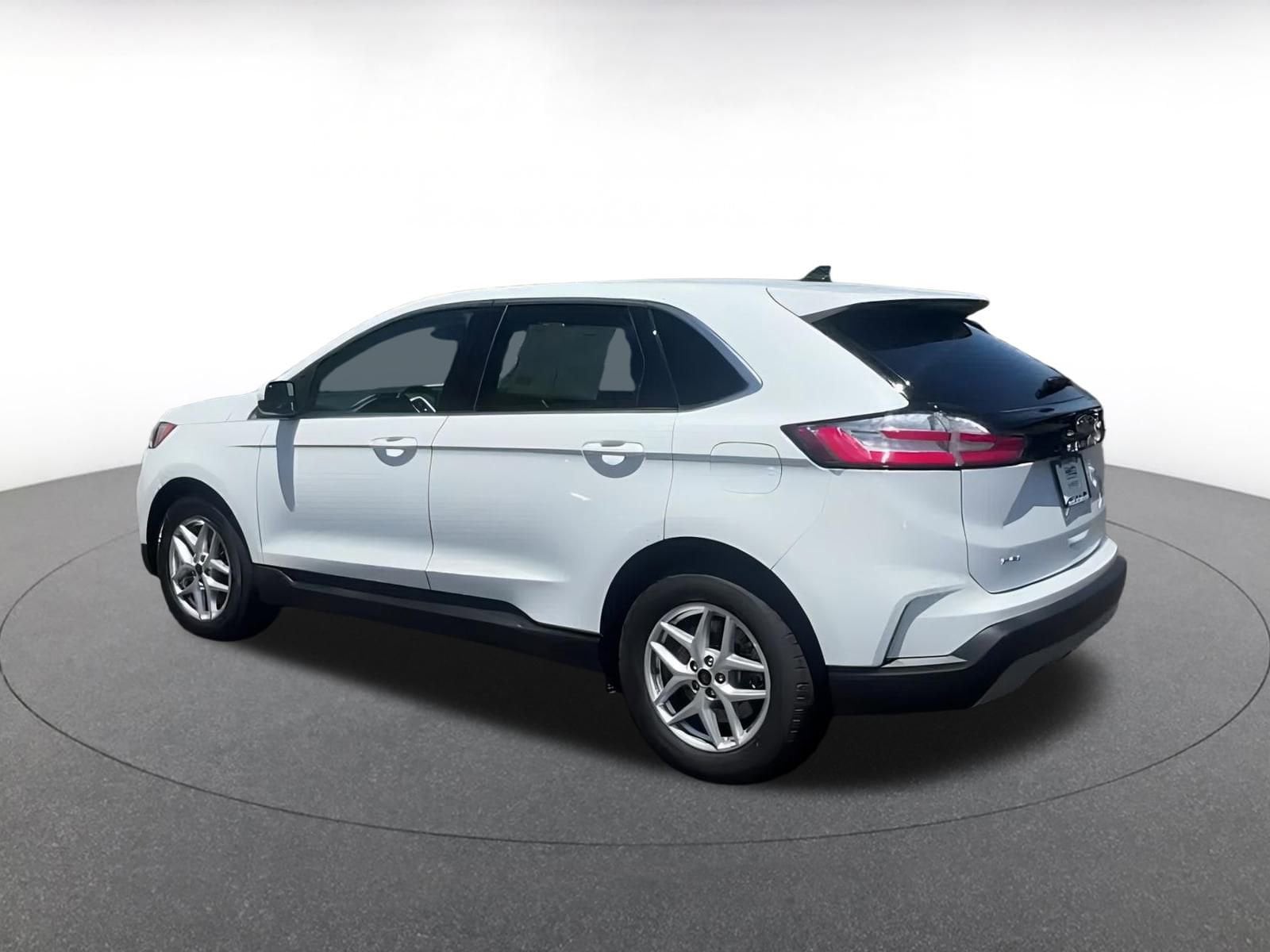 Image 10 of 2024 Ford Edge SEL SUV