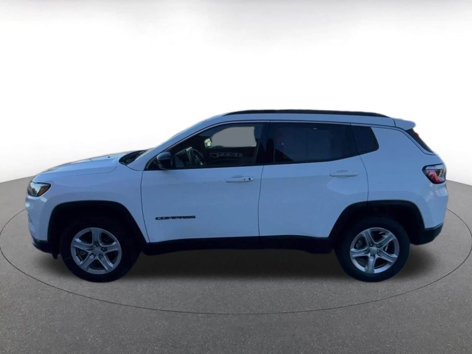 Thumbnail: 2023 Jeep Compass - 9
