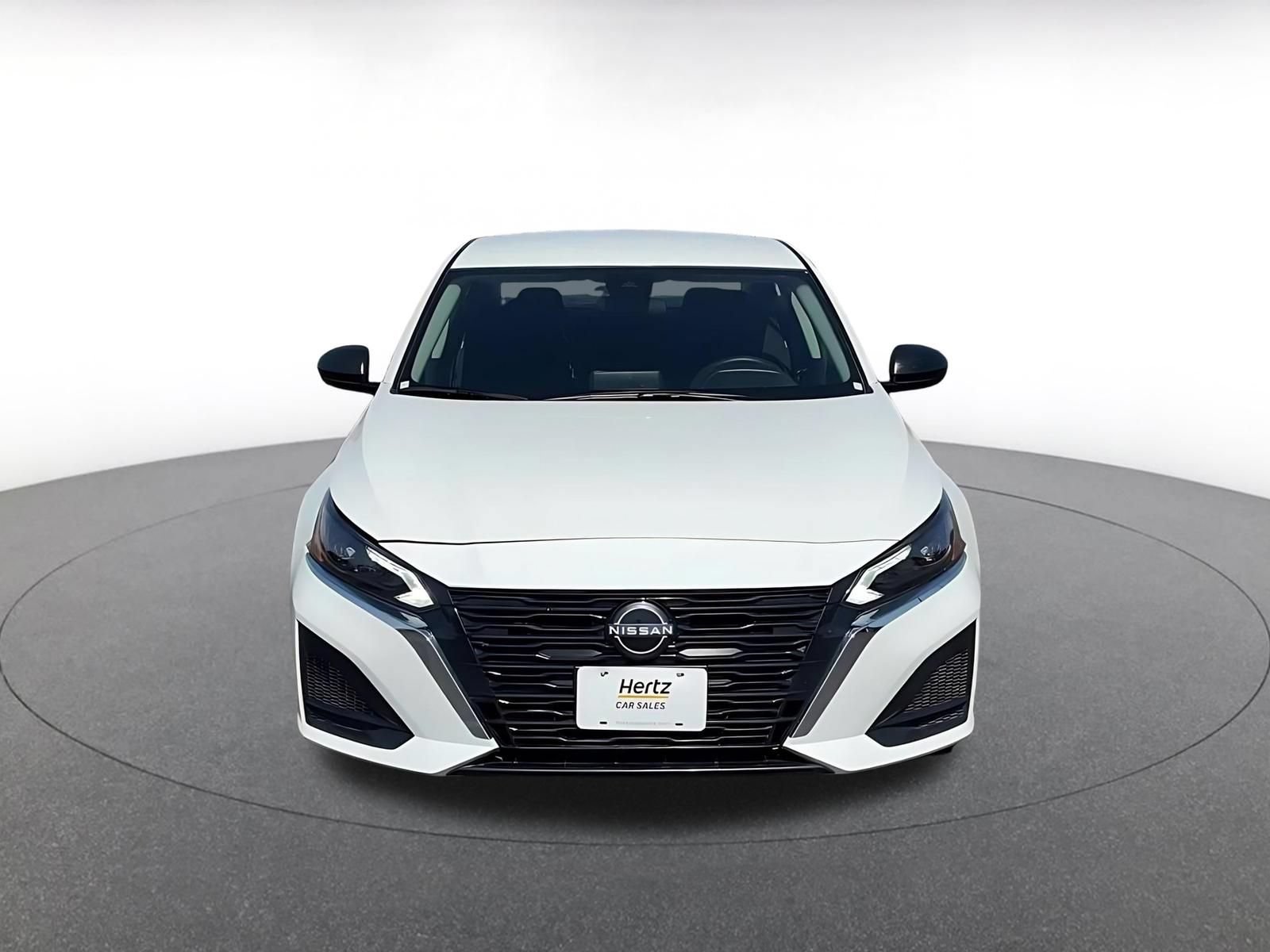 Thumbnail: 2025 Nissan Altima - 4