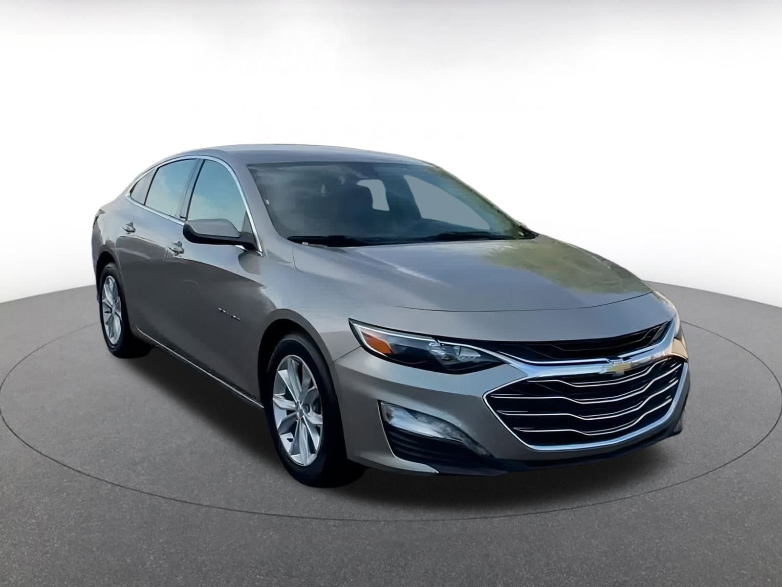 Thumbnail: 2023 Chevrolet Malibu - 3