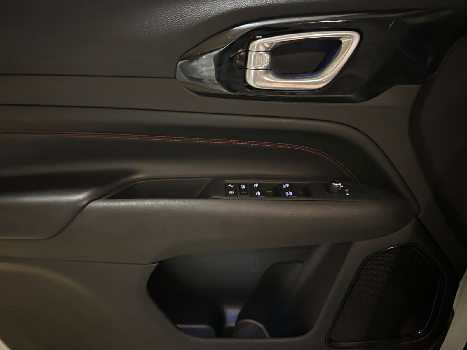 Thumbnail: 2025 Jeep Compass - 20