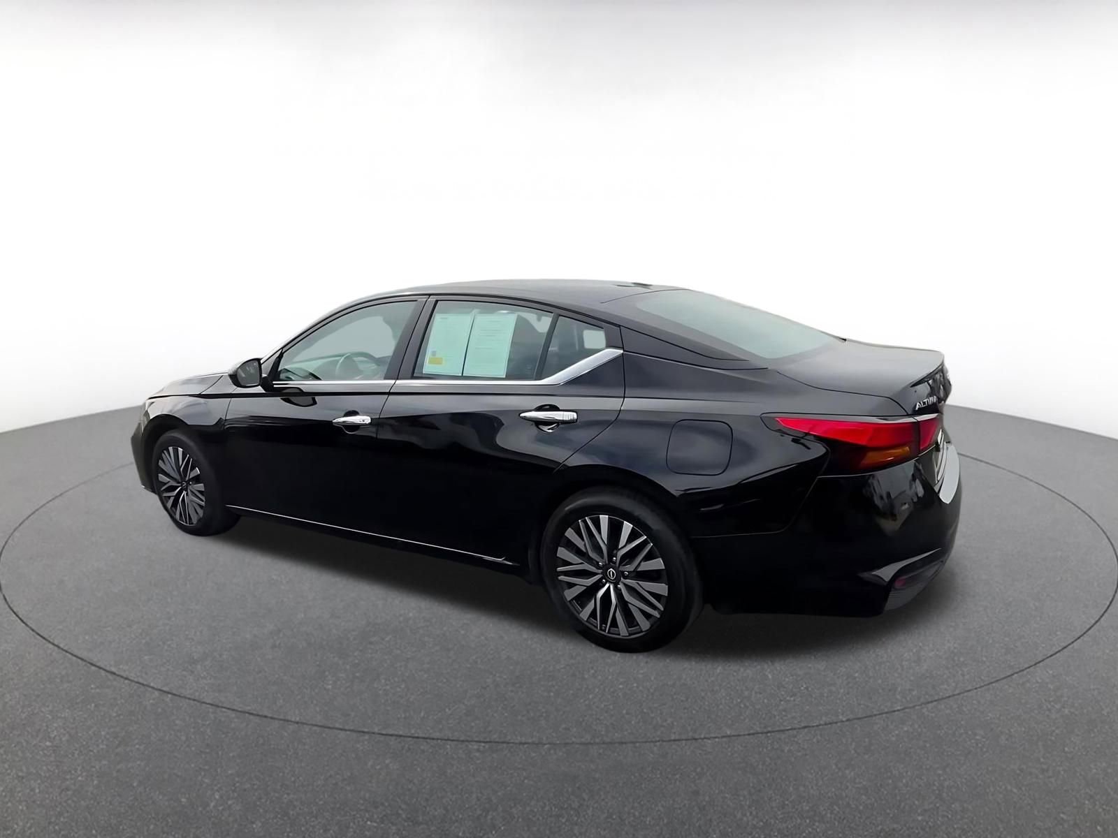 Thumbnail: 2025 Nissan Altima - 10