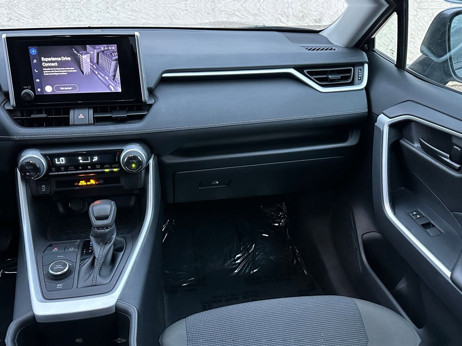 Thumbnail: 2025 Toyota RAV4 - 34