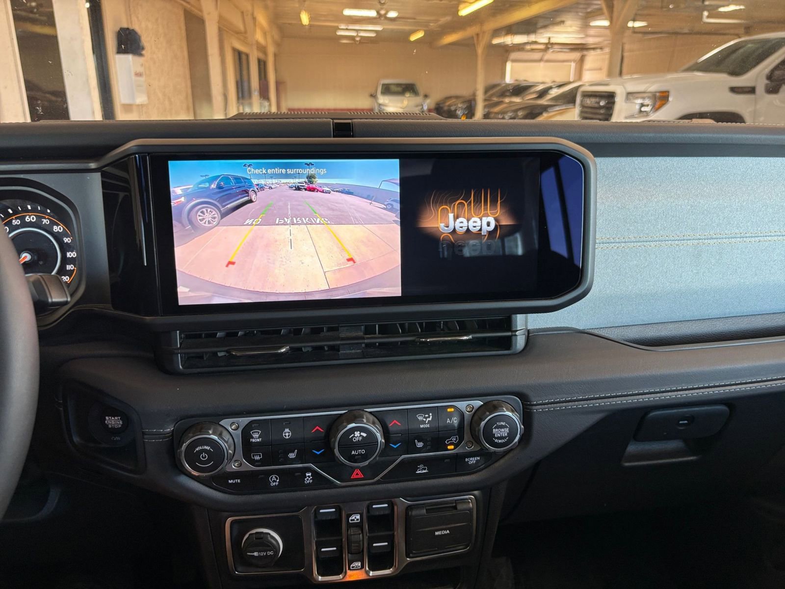 Thumbnail: 2025 Jeep Wrangler - 18