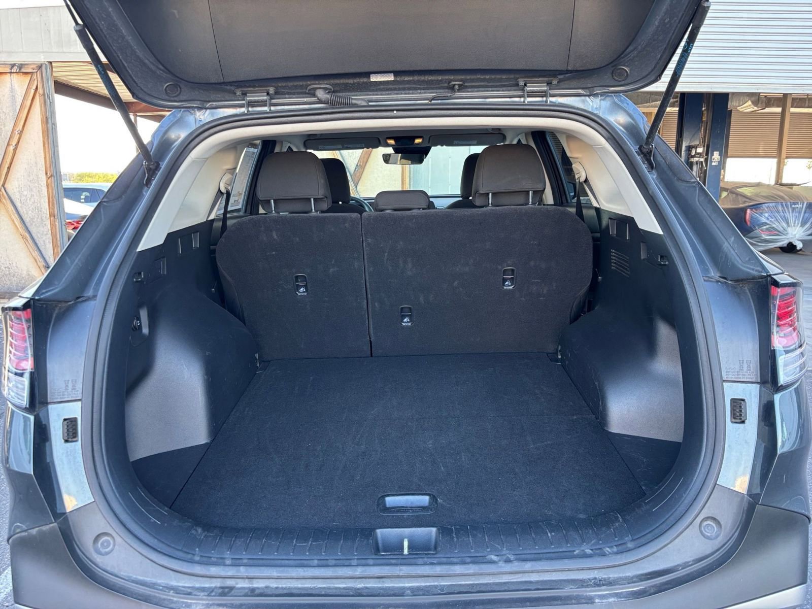 Thumbnail: 2025 Kia Sportage - 30