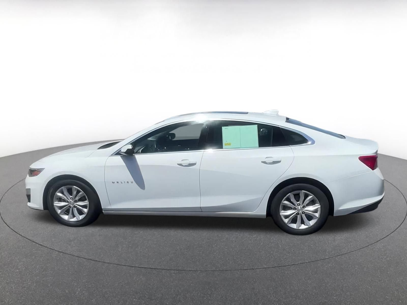 Thumbnail: 2024 Chevrolet Malibu - 10