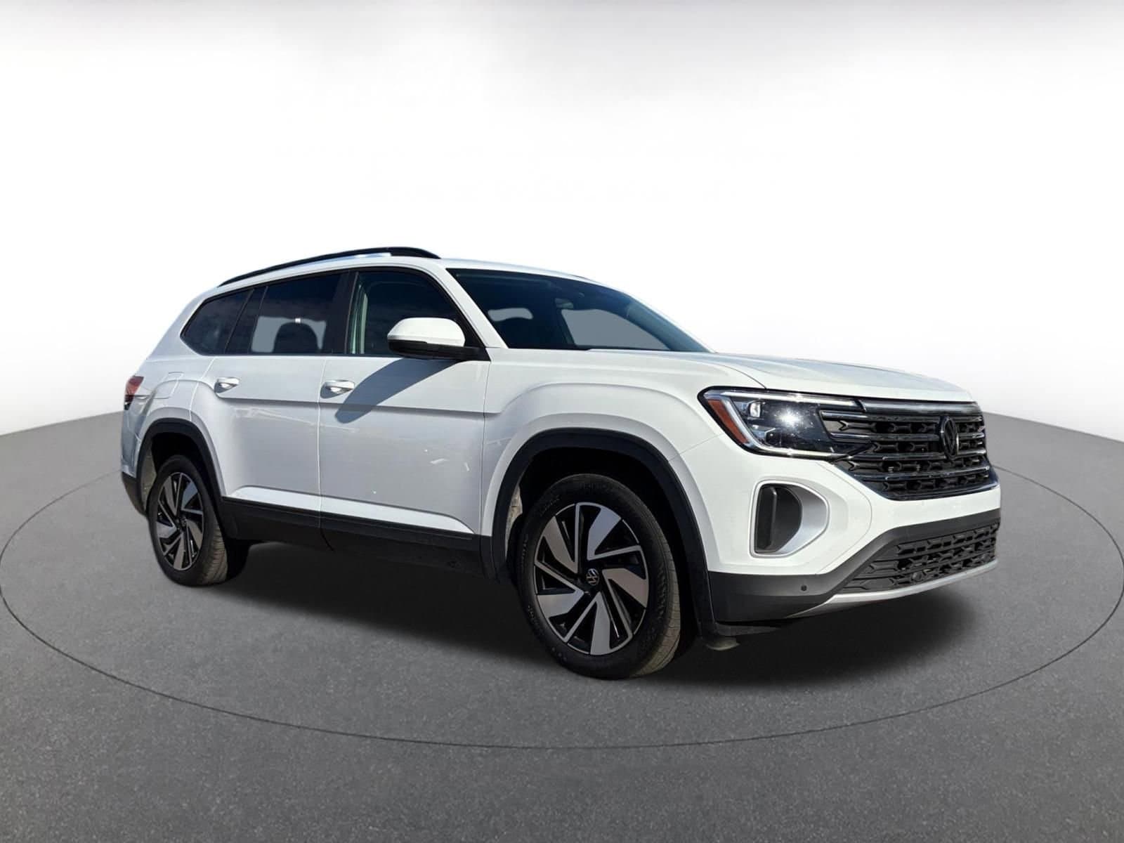 2025 Volkswagen Atlas SE w/Tech