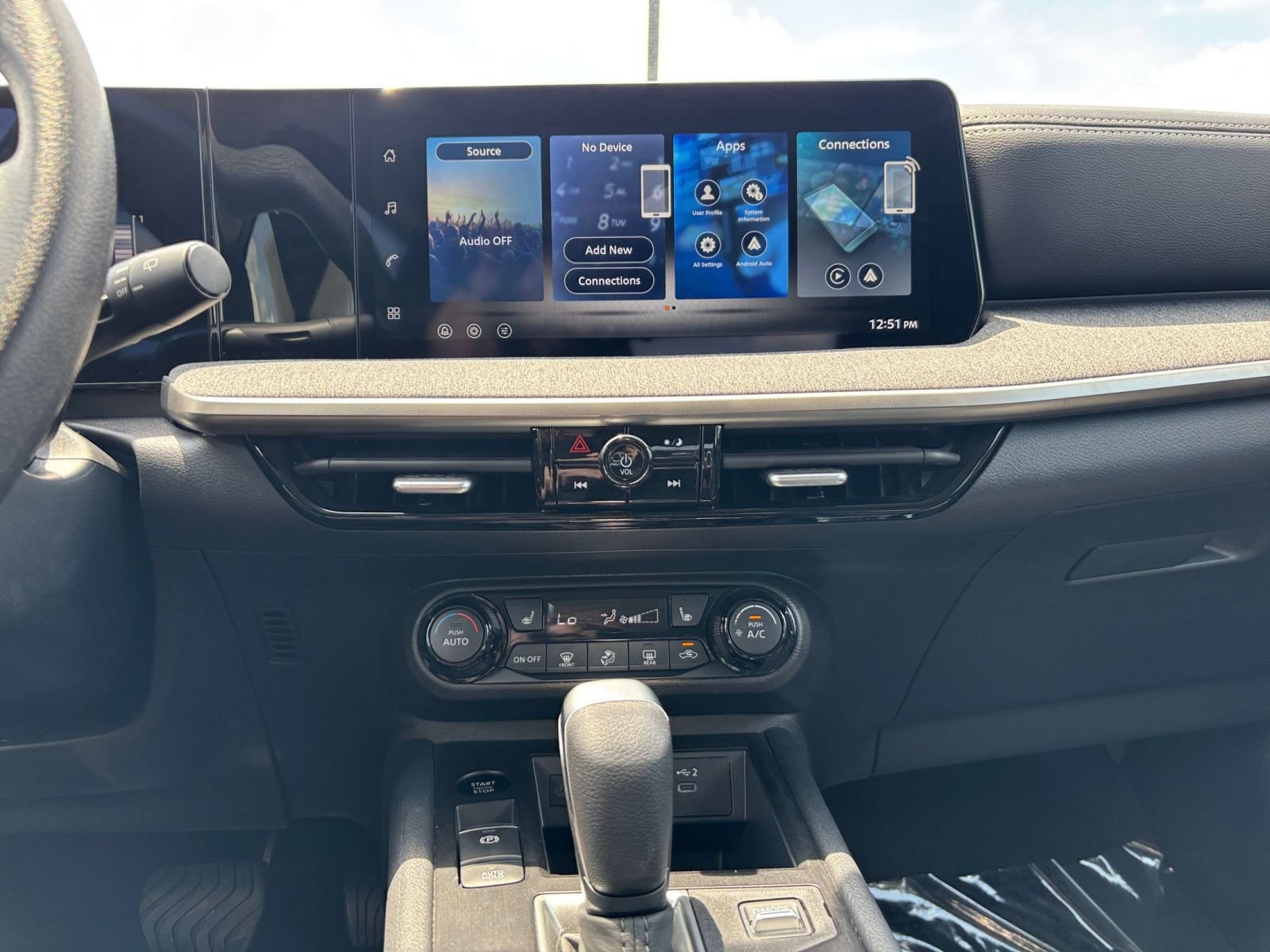 Thumbnail: 2026 Nissan Kicks - 14