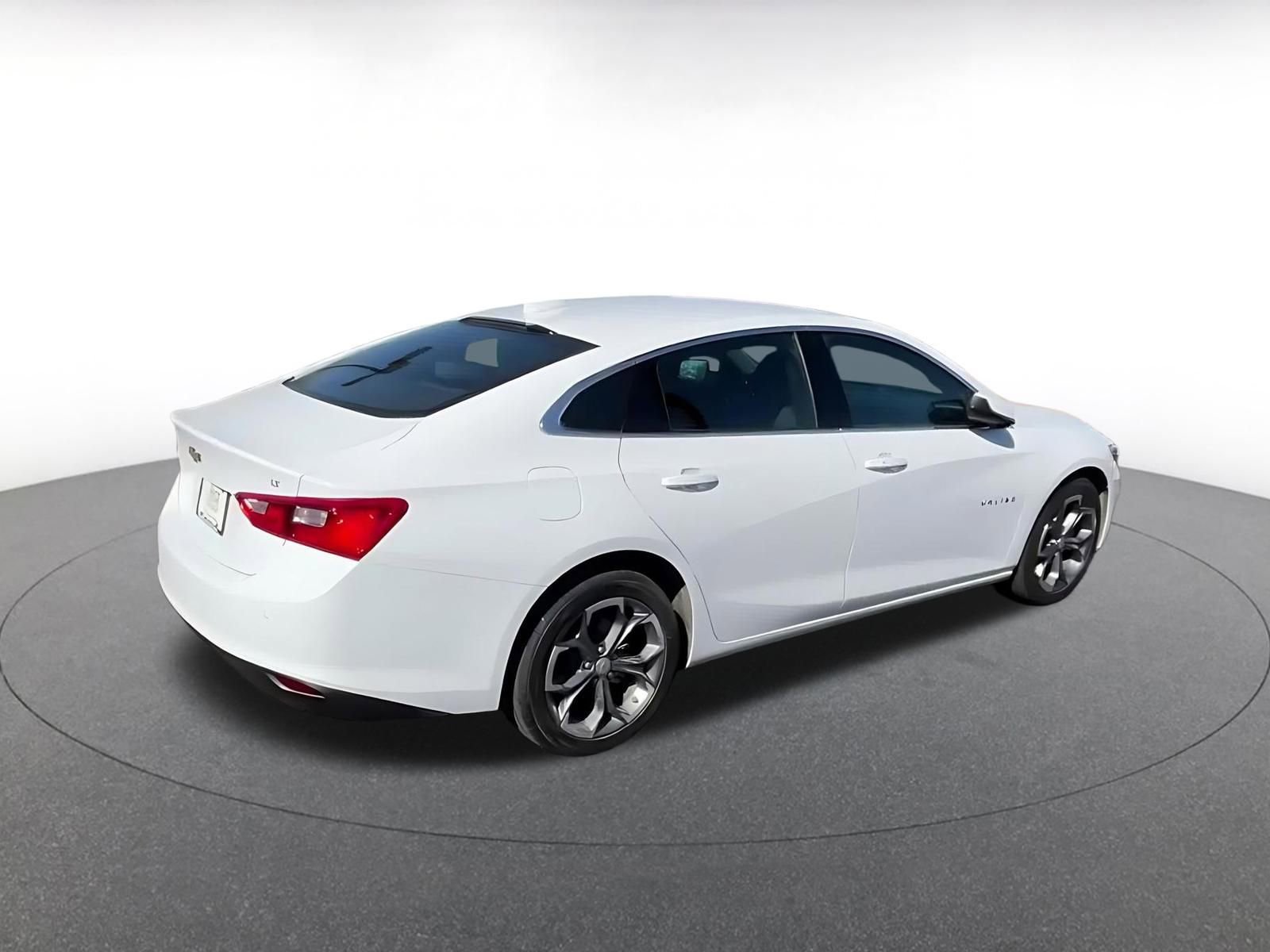 Thumbnail: 2024 Chevrolet Malibu - 14