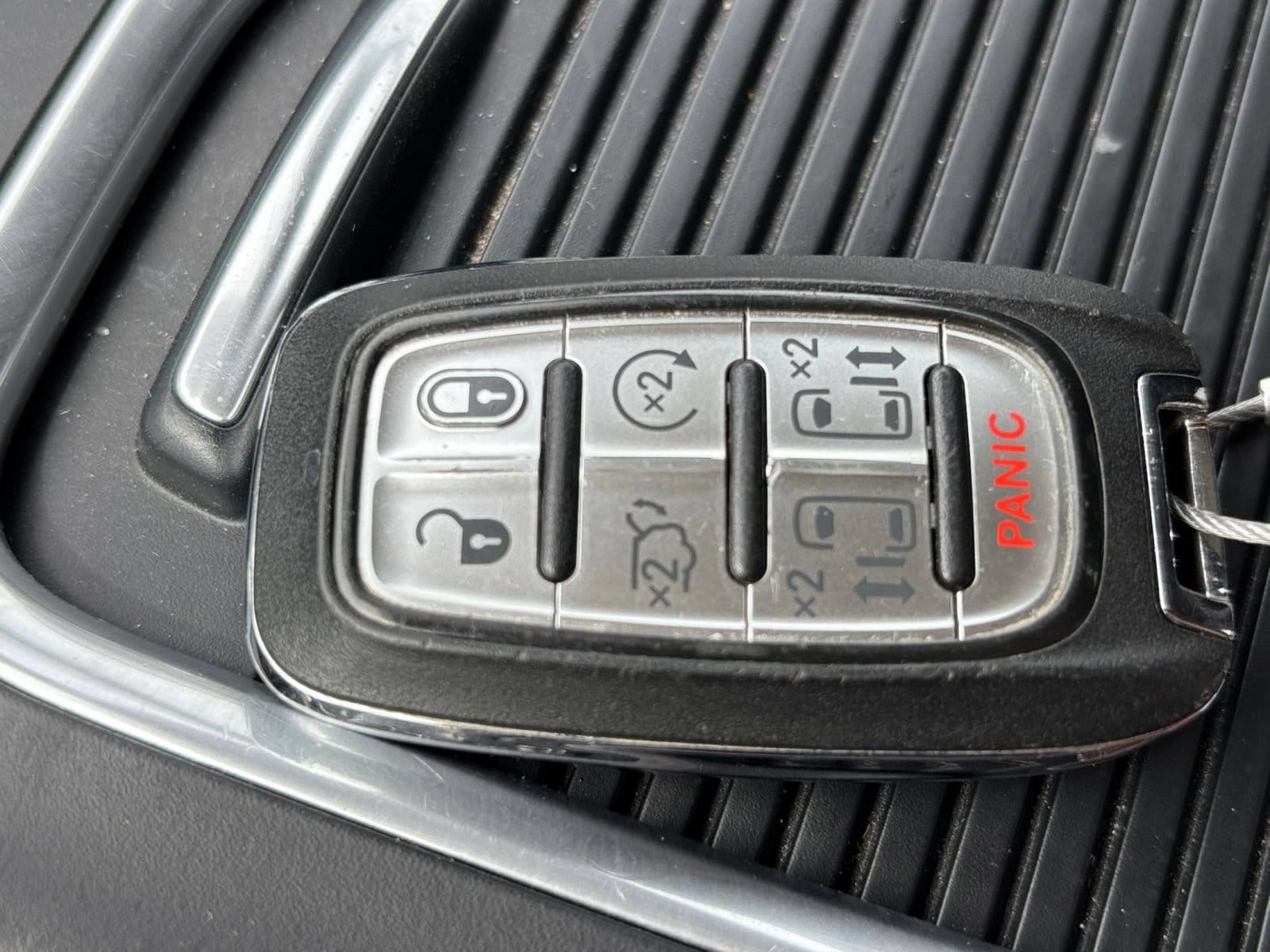 Thumbnail: 2023 Chrysler Pacifica - 21