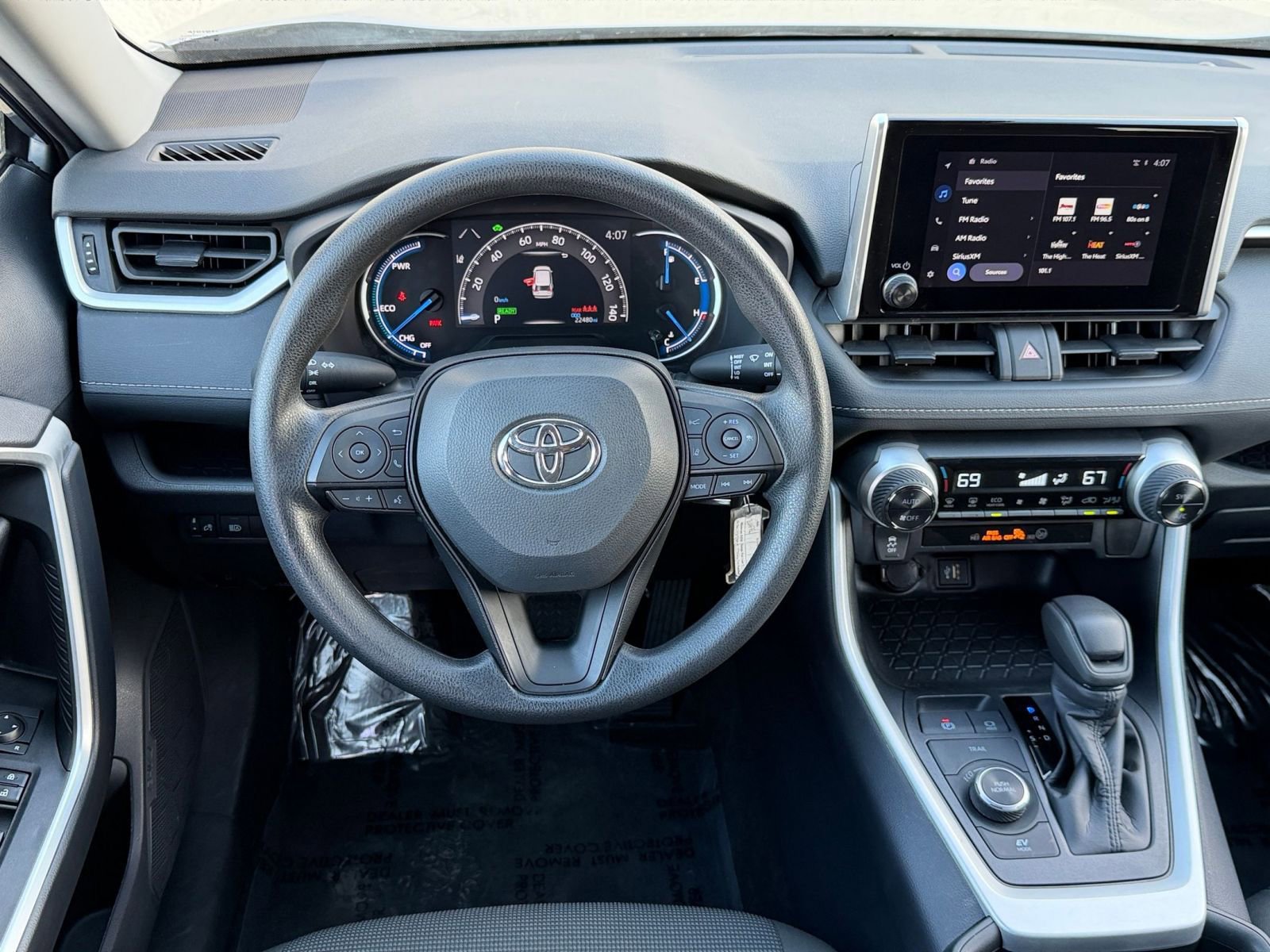 Thumbnail: 2025 Toyota RAV4 - 33