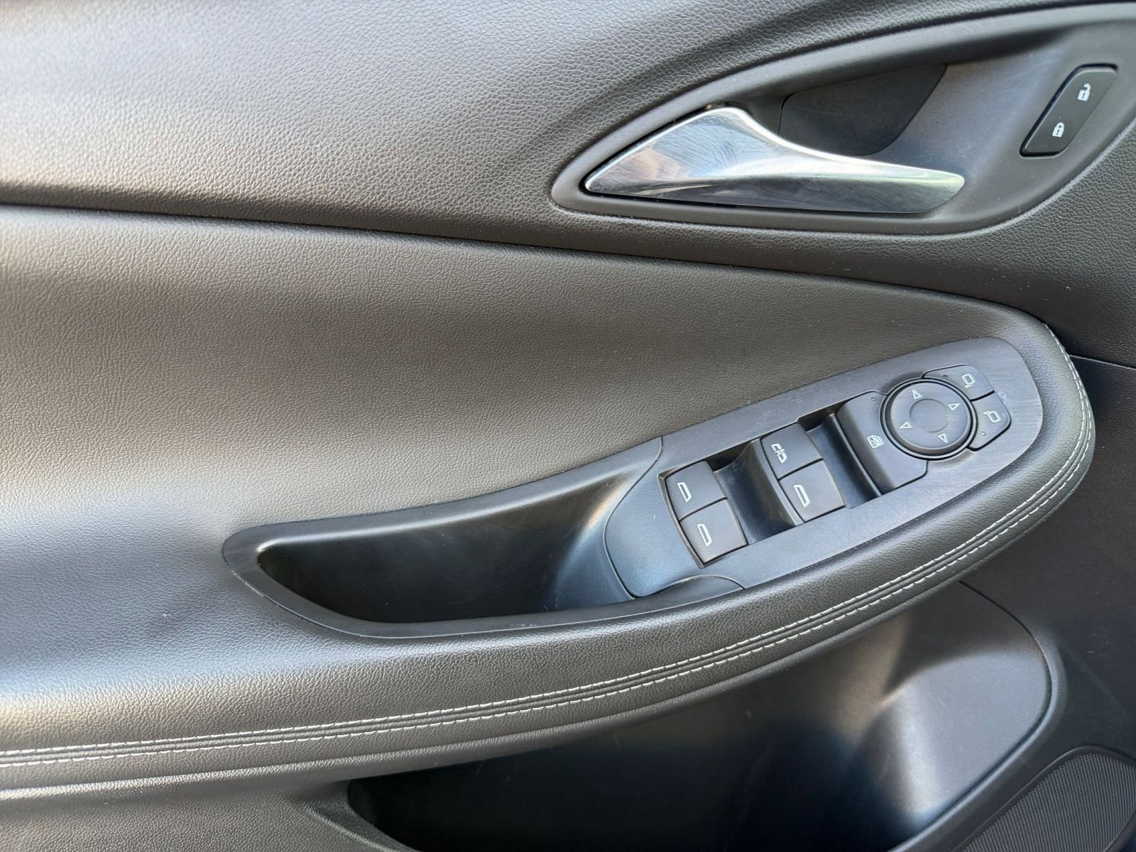 Thumbnail: 2025 Buick Encore GX - 18