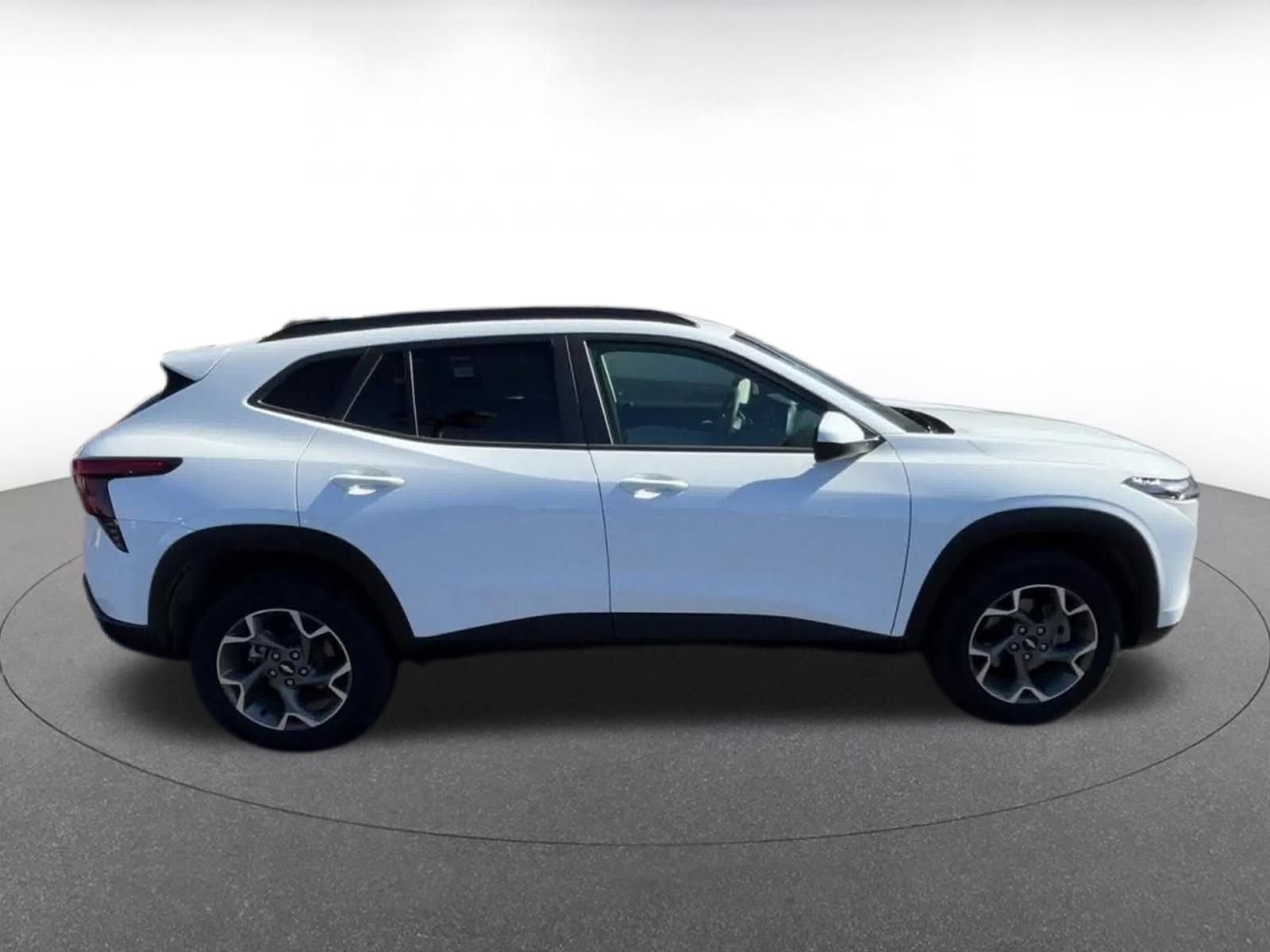 Thumbnail: 2025 Chevrolet Trax - 15