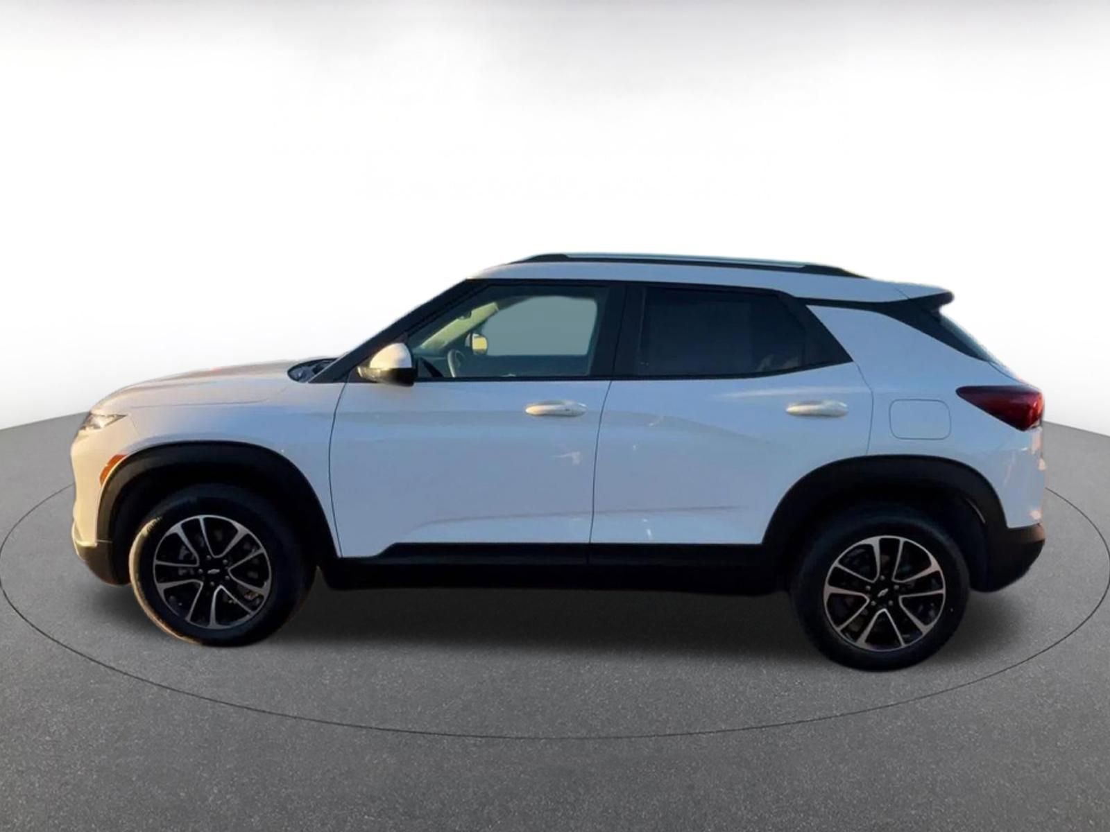 Thumbnail: 2025 Chevrolet TrailBlazer - 9